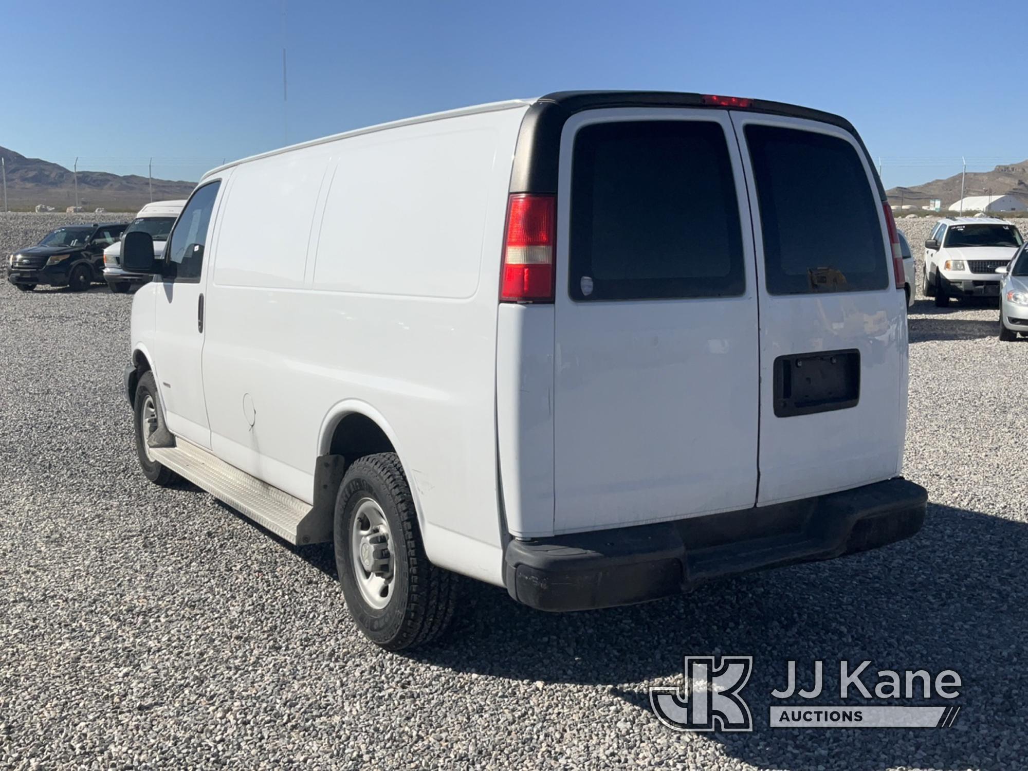 (Las Vegas, NV) 2007 Chevrolet Express G2500 Cargo Van, Body Damage Runs & Moves