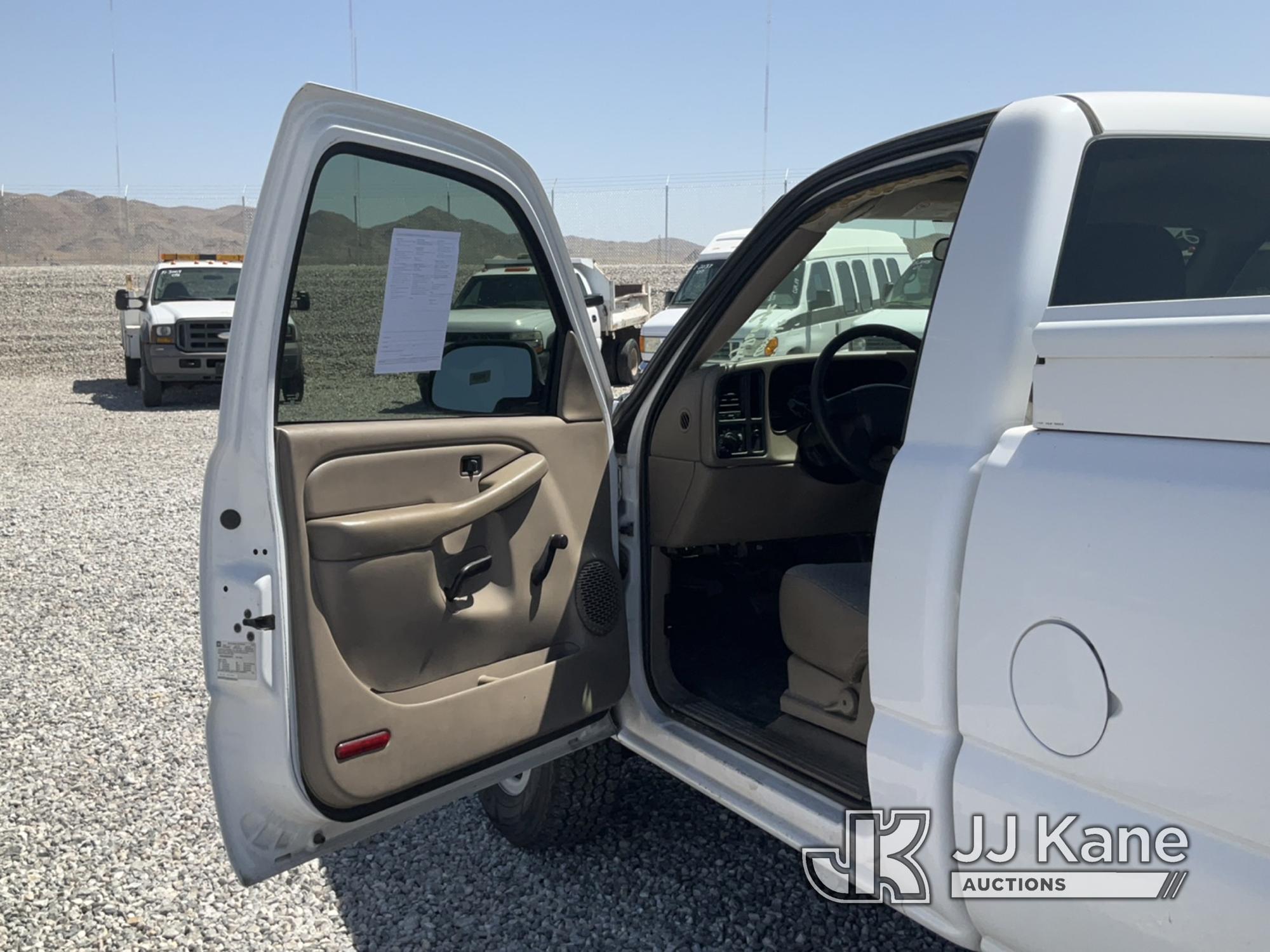 (Las Vegas, NV) 2006 GMC 2500 HD Body Damage, No Console Check Engine Light On, Runs & Moves