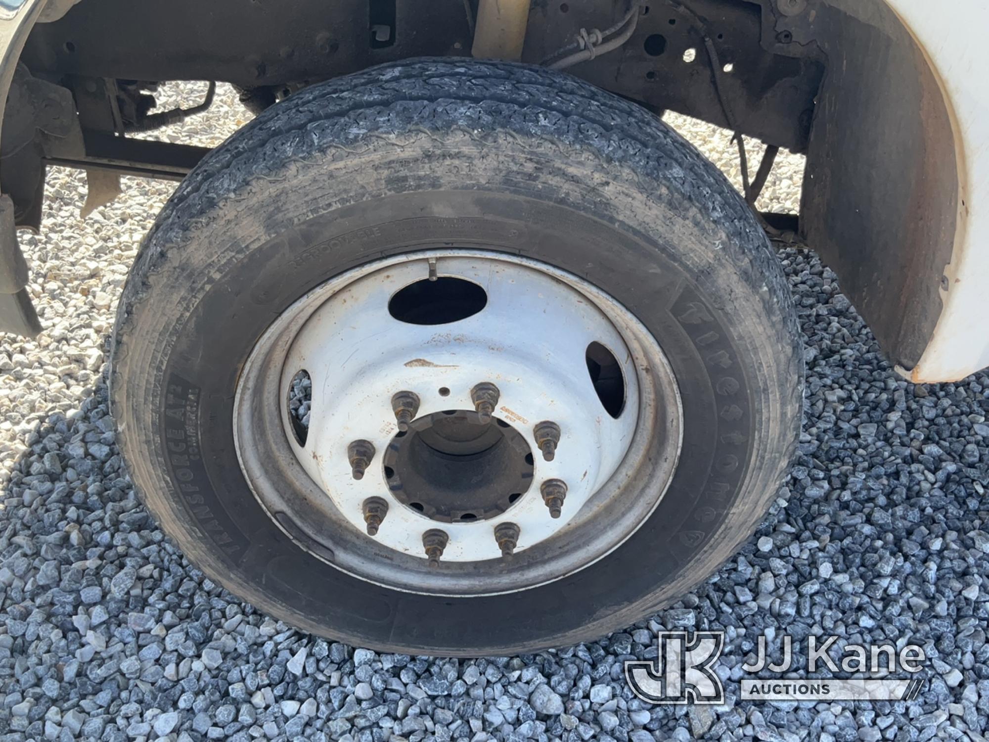 (Las Vegas, NV) 2004 Ford F450 Dump Truck, Taxable Jump To Start, Runs & Moves