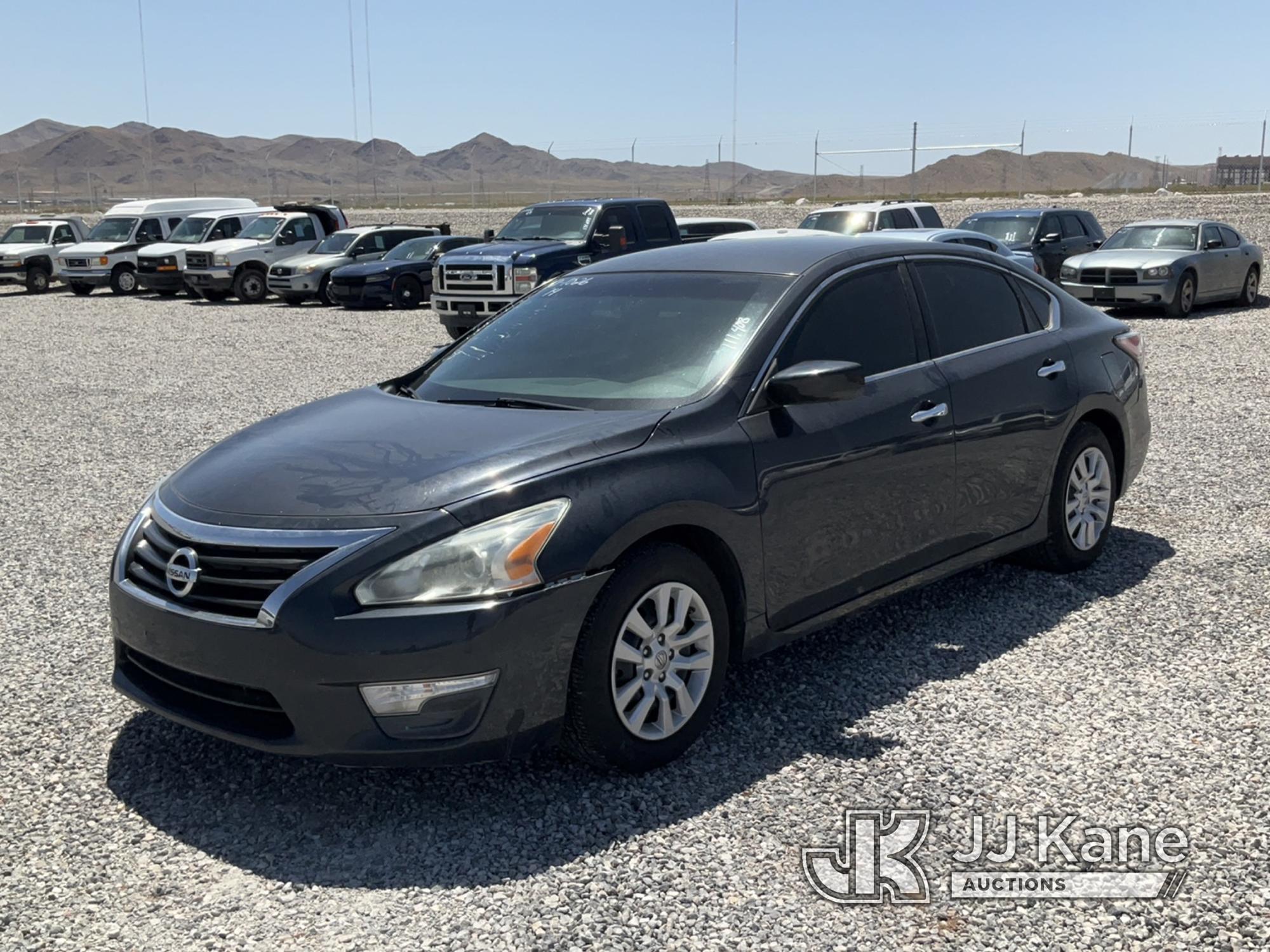 (Las Vegas, NV) 2014 Nissan Altima Runs & Moves