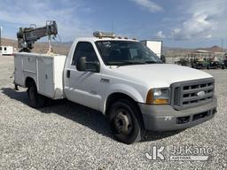 (Las Vegas, NV) 2005 Ford F350 Venturo ET10KX Crane, 3,200 Lb. Cap. Body Damage, Runs & Moves