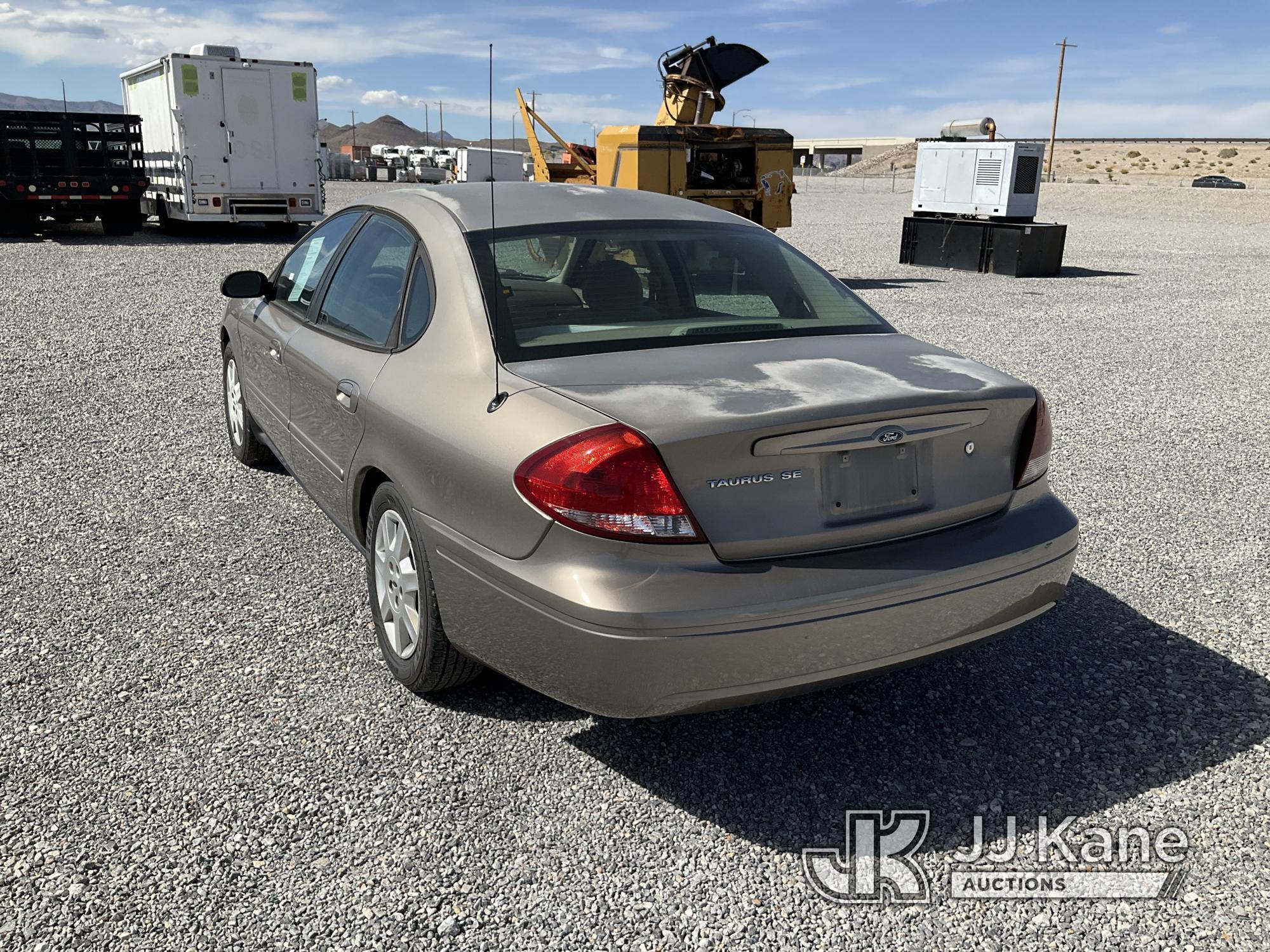 (Las Vegas, NV) 2006 Ford Taurus Minor Body & Interior Damage Jump To Start, Runs & Moves