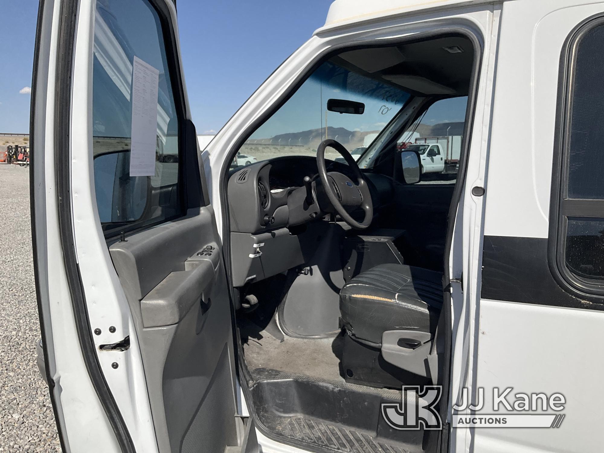 (Las Vegas, NV) 2007 Ford E350 Prisoner Transport, Wheel Chair Lift Runs & Moves