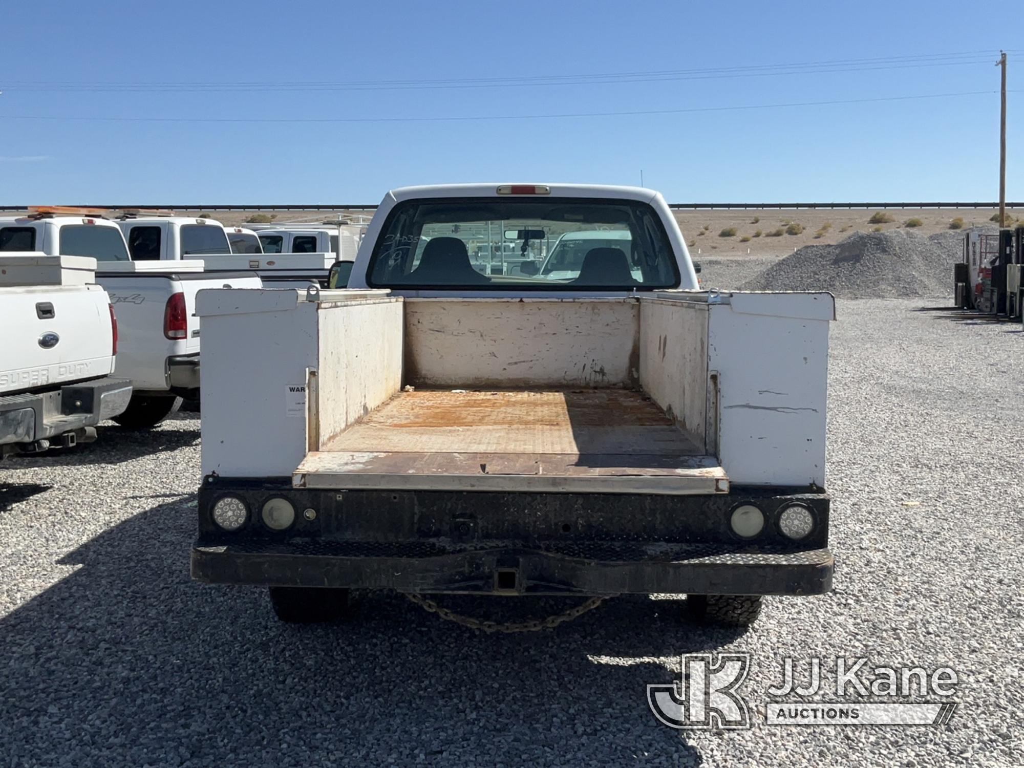 (Las Vegas, NV) 2001 Ford F350 Body Damage, Bad Alternator Jump To Start, Runs & Moves