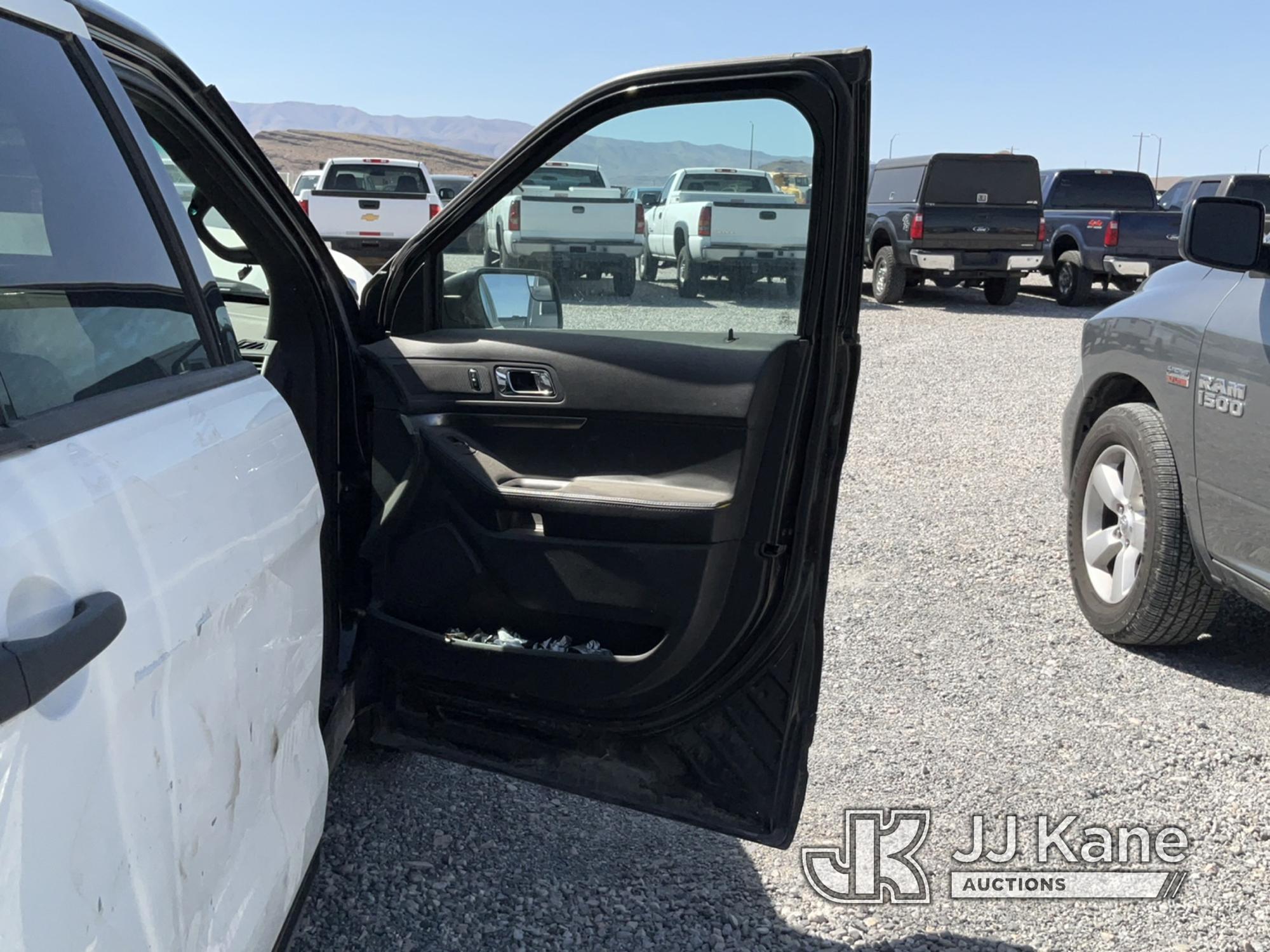 (Las Vegas, NV) 2015 Ford Explorer AWD Police Interceptor Towed In, Wrecked, Missing Parts Turns Ove