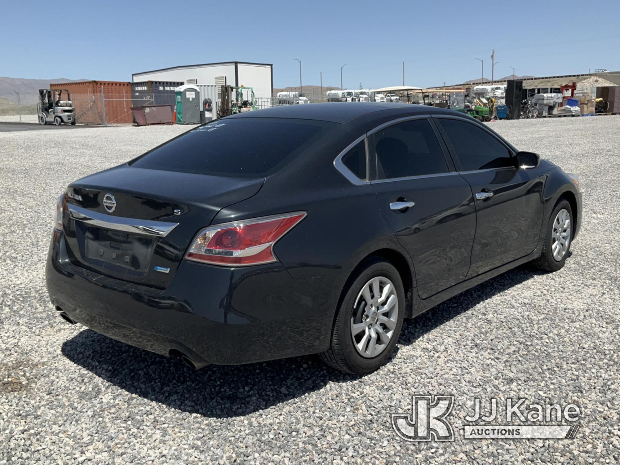 (Las Vegas, NV) 2014 Nissan Altima Runs & Moves