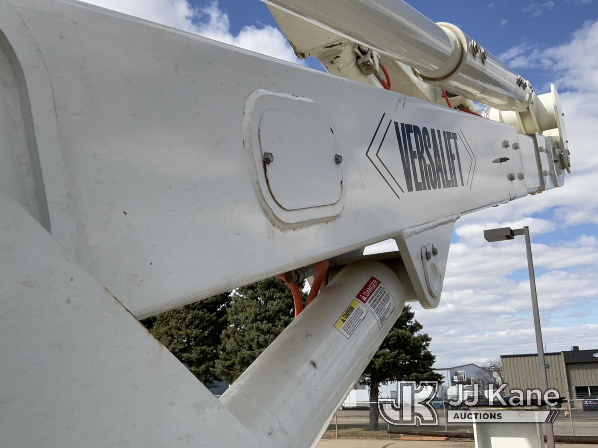 (Bismarck, ND) Versalift VST5500I, Articulating & Telescopic Material Handling Bucket Truck center m