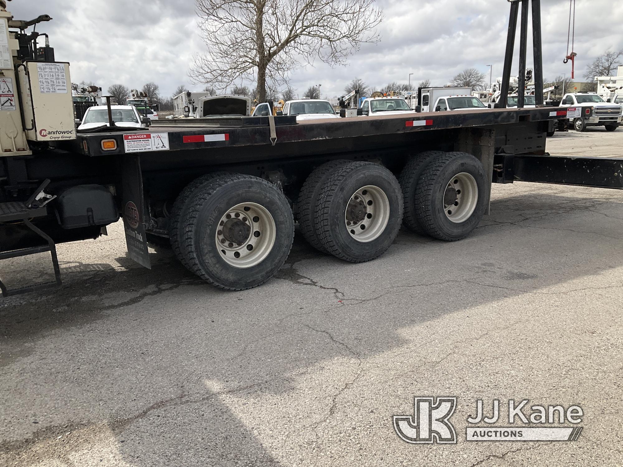 (Kansas City, MO) National 1400H, Hydraulic Truck Crane mounted behind cab on 2007 Sterling LT7500 T