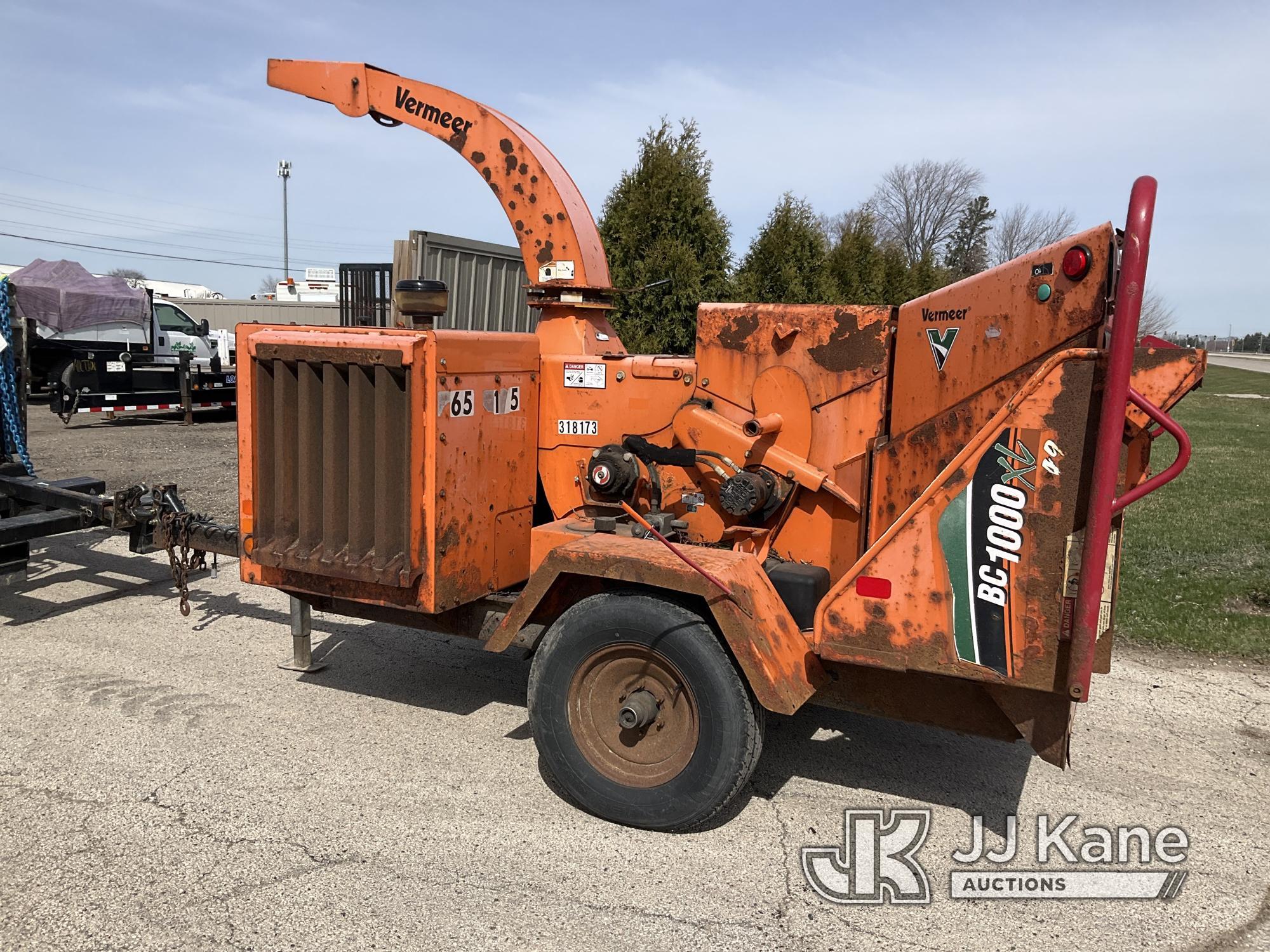 (South Beloit, IL) 2013 Vermeer BC1000XL Chipper (12in Drum) Starts, Engages