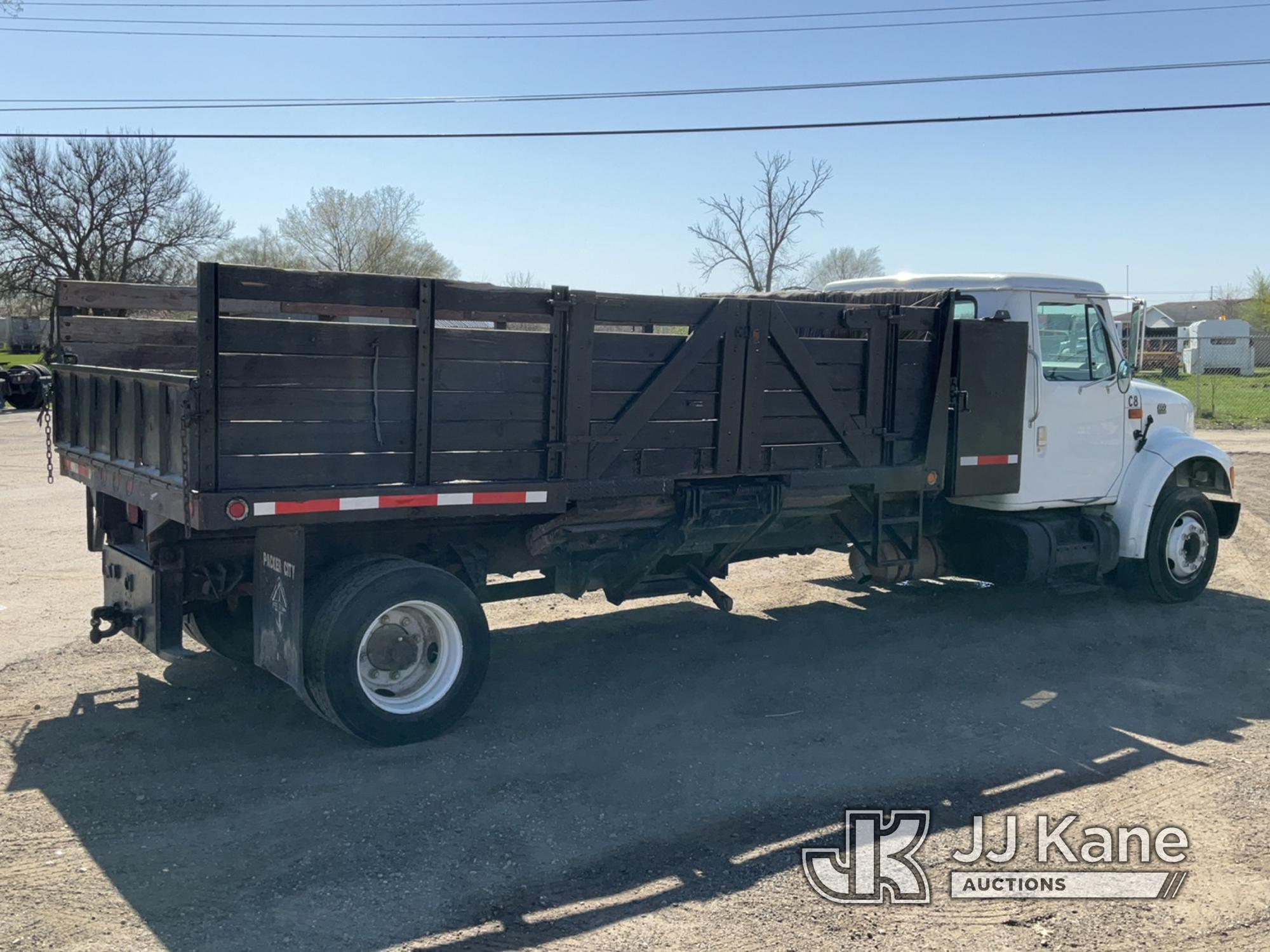 (South Beloit, IL) 2002 International 4700 Dump Flatbed Truck Runs & Moves) (PTO Operates But Has Hy