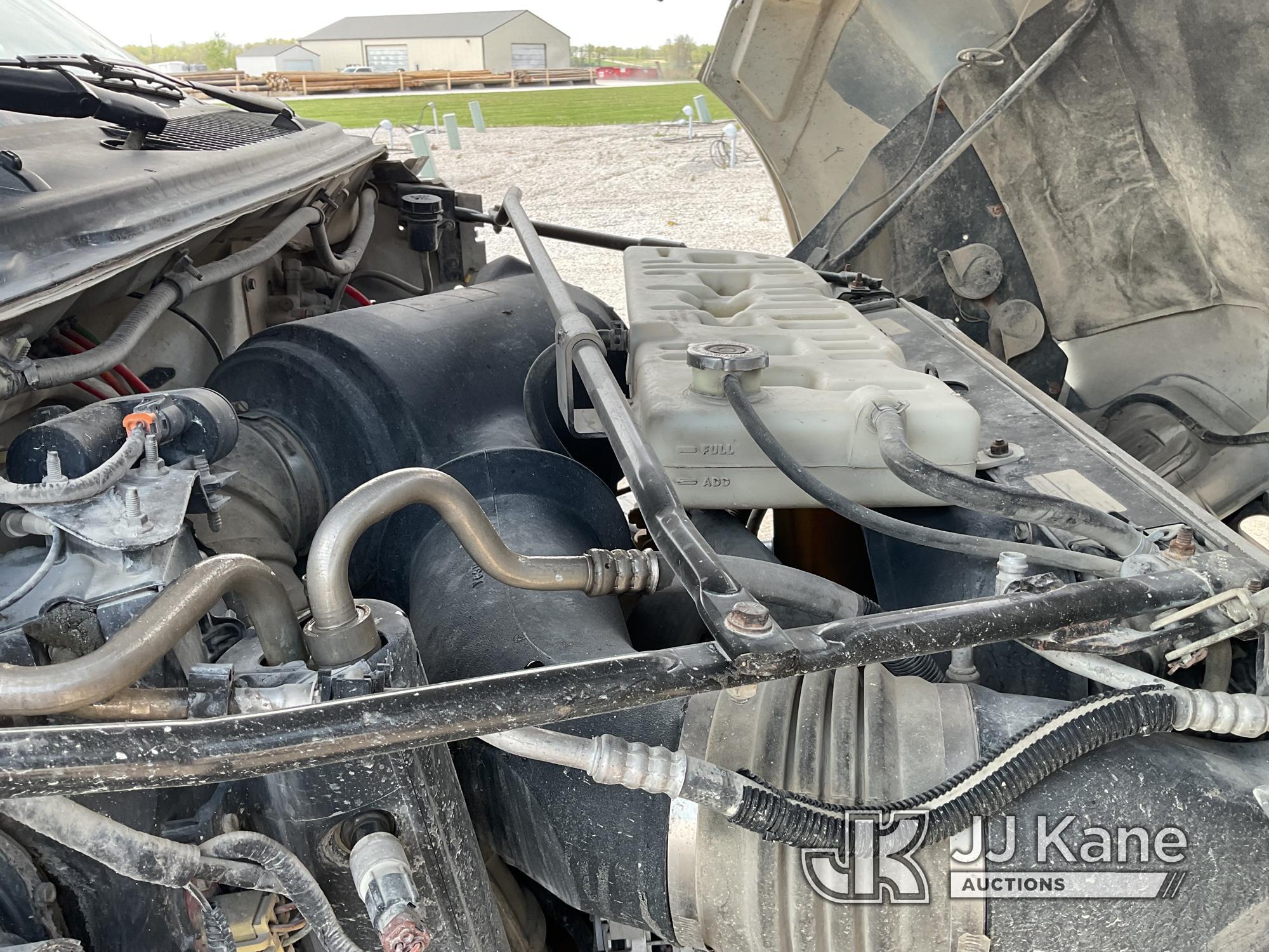 (New London, MO) Altec LRV60E70, Over-Center Bucket Truck mounted behind cab on 2002 Ford F750 Chipp