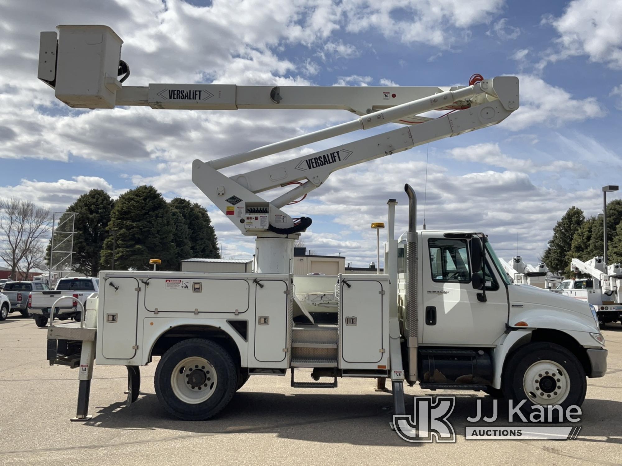 (Bismarck, ND) Versalift VST5500I, Articulating & Telescopic Material Handling Bucket Truck center m