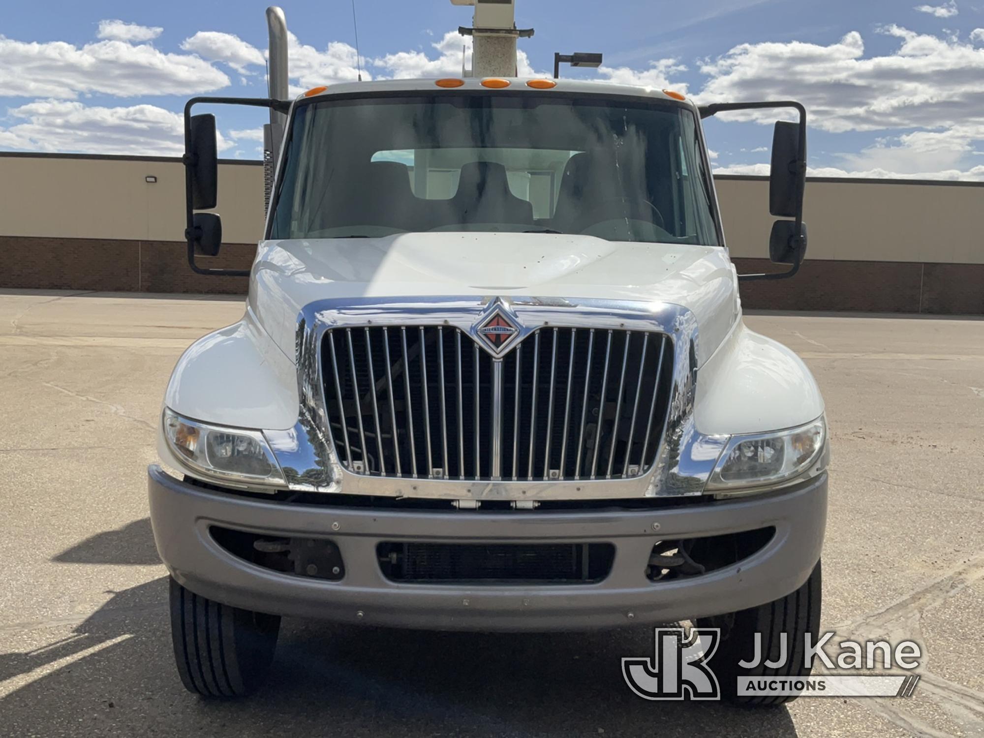 (Bismarck, ND) Versalift VST5500I, Articulating & Telescopic Material Handling Bucket Truck center m