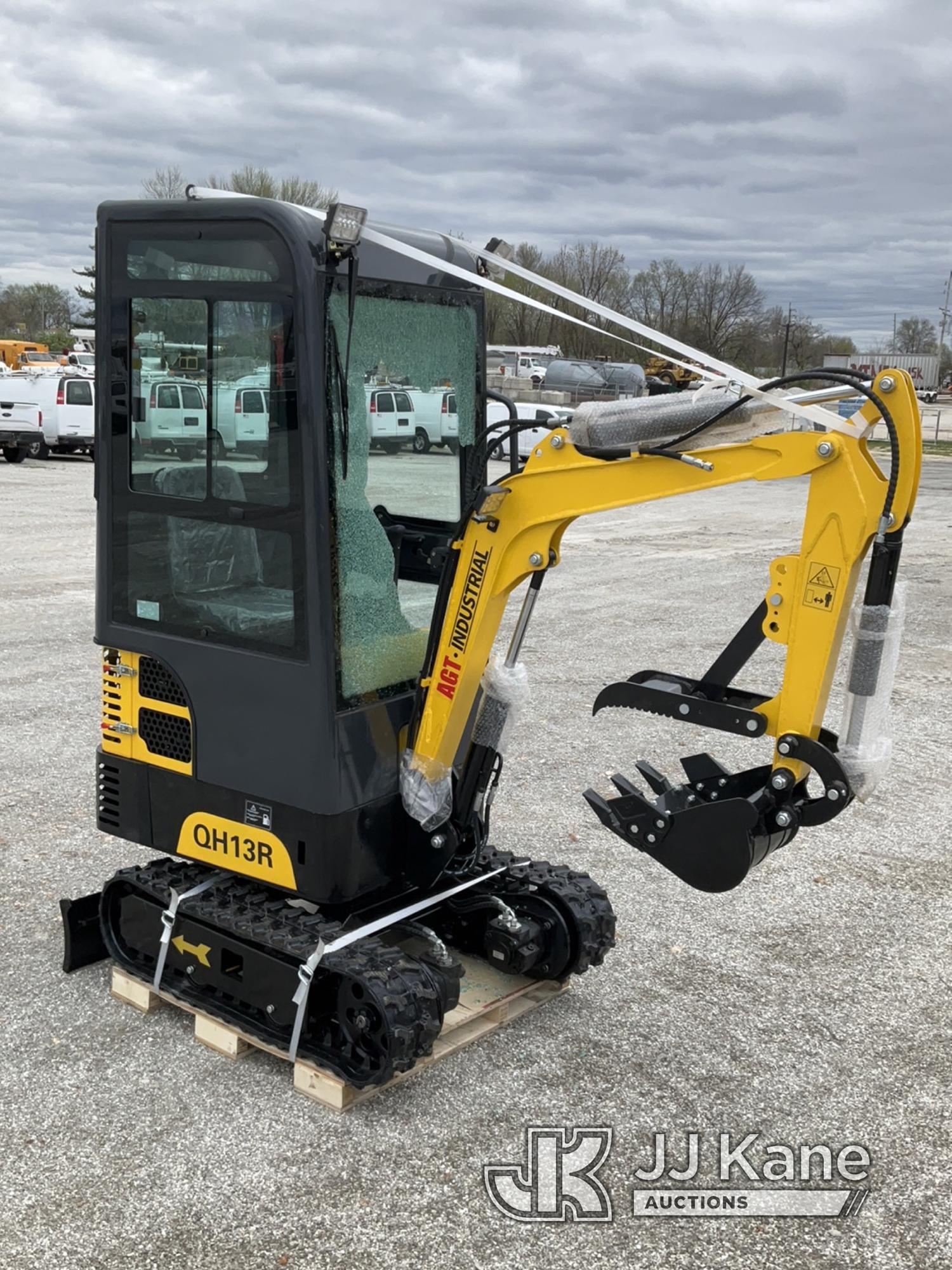 (Hawk Point, MO) 2024 AGT QH13R Mini Hydraulic Excavator New/Unused) (Front Glass Broken During Ship