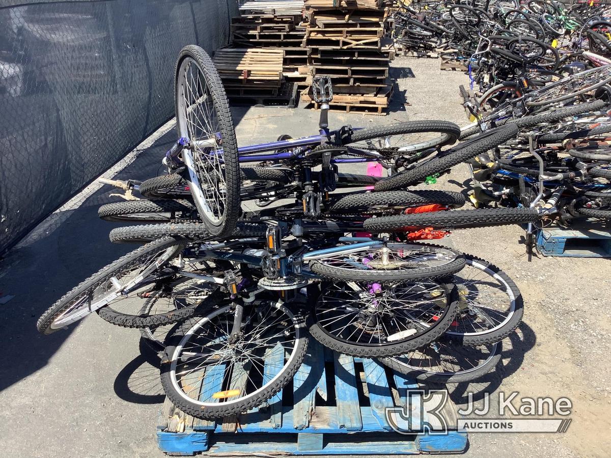 (Jurupa Valley, CA) 1 Pallet Of Bicycles (Used ) NOTE: This unit is being sold AS IS/WHERE IS via Ti