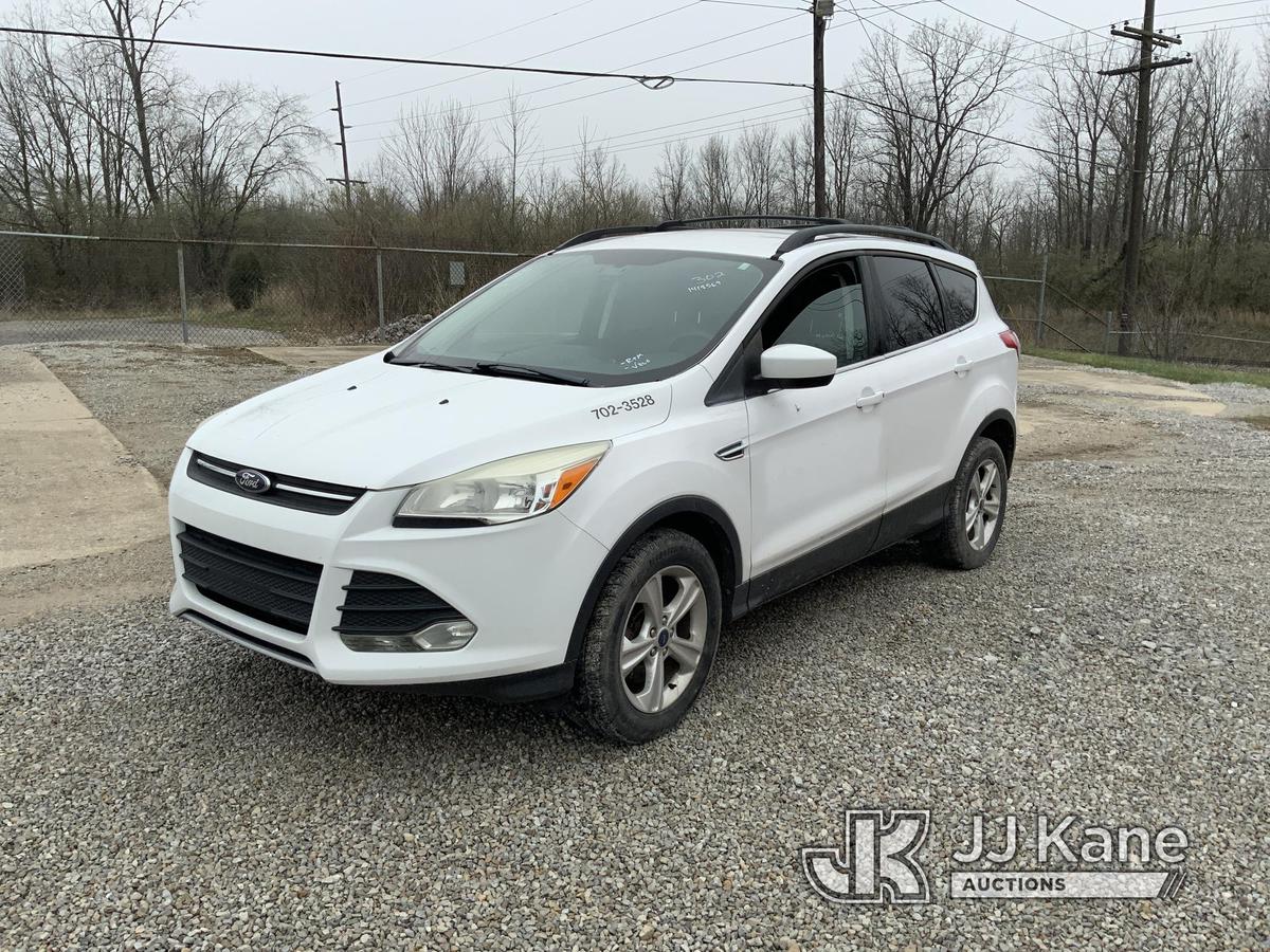 (Fort Wayne, IN) 2013 Ford Escape 4x4 4-Door Sport Utility Vehicle Runs & Moves) (Check Engine Light