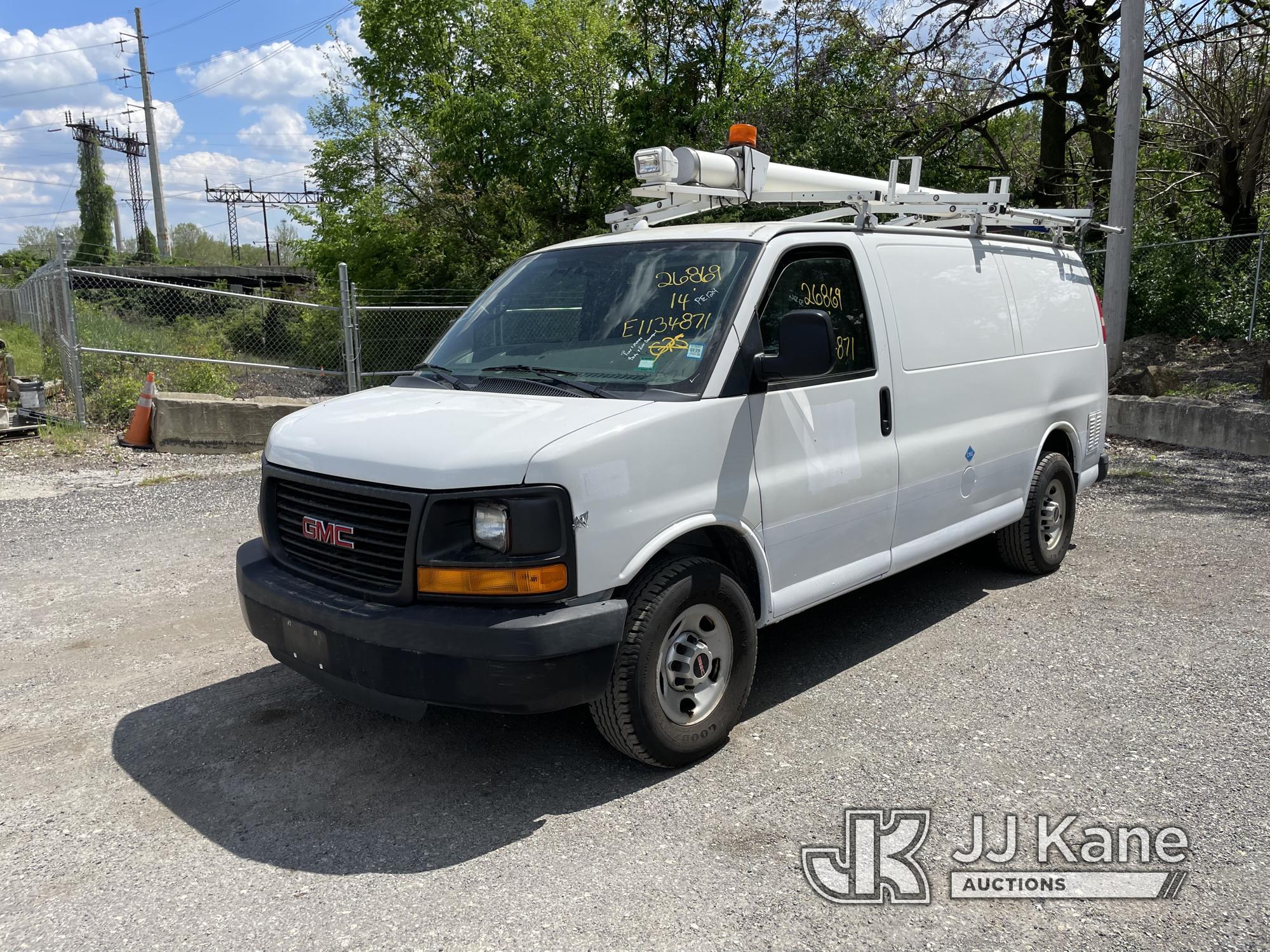 (Plymouth Meeting, PA) 2014 GMC Savana G3500 Cargo Van CNG Only) (Runs & Moves, Body & Rust Damage