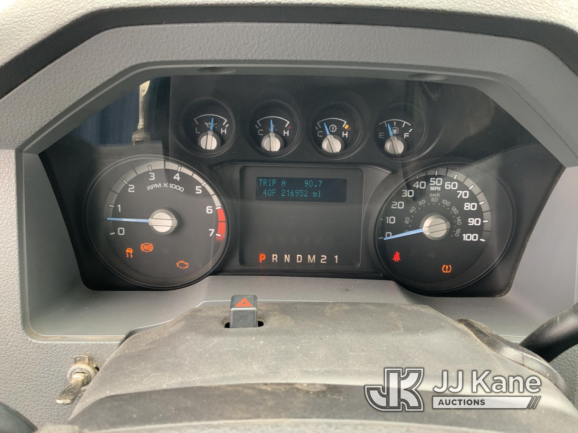 (Fort Wayne, IN) 2015 Ford F250 4x4 Extended-Cab Pickup Truck Runs & Moves, Check Engine Light On) (