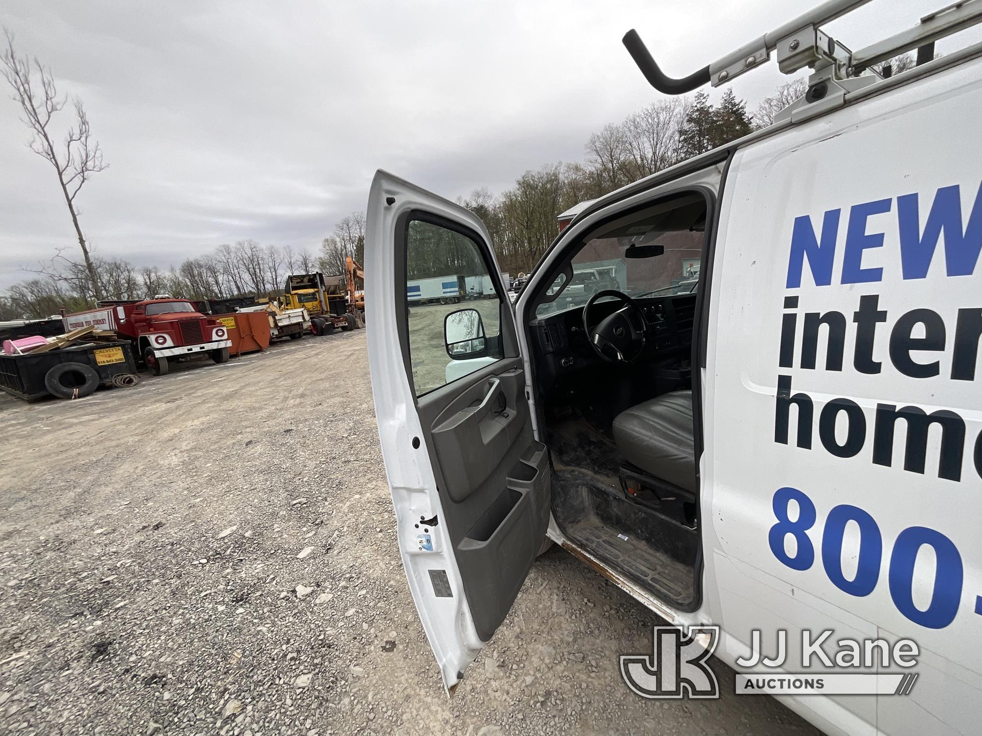 (Catskill, NY) 2016 Chevrolet Express G3500 Cargo Van Runs & Moves) (Rust/Body Damage