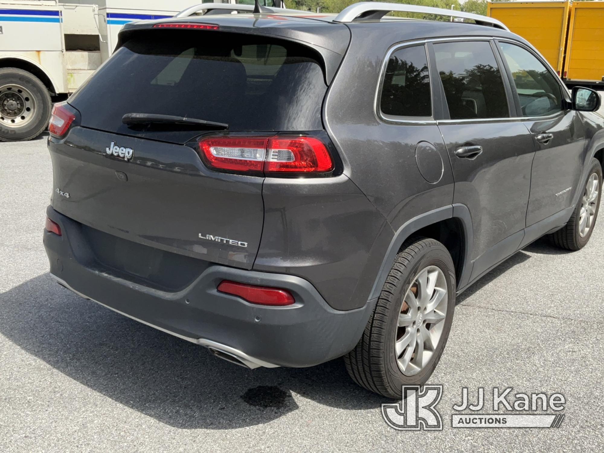 (Chester Springs, PA) 2018 Jeep Cherokee 4x4 4-Door Sport Utility Vehicle Runs & Moves) (Body Damage