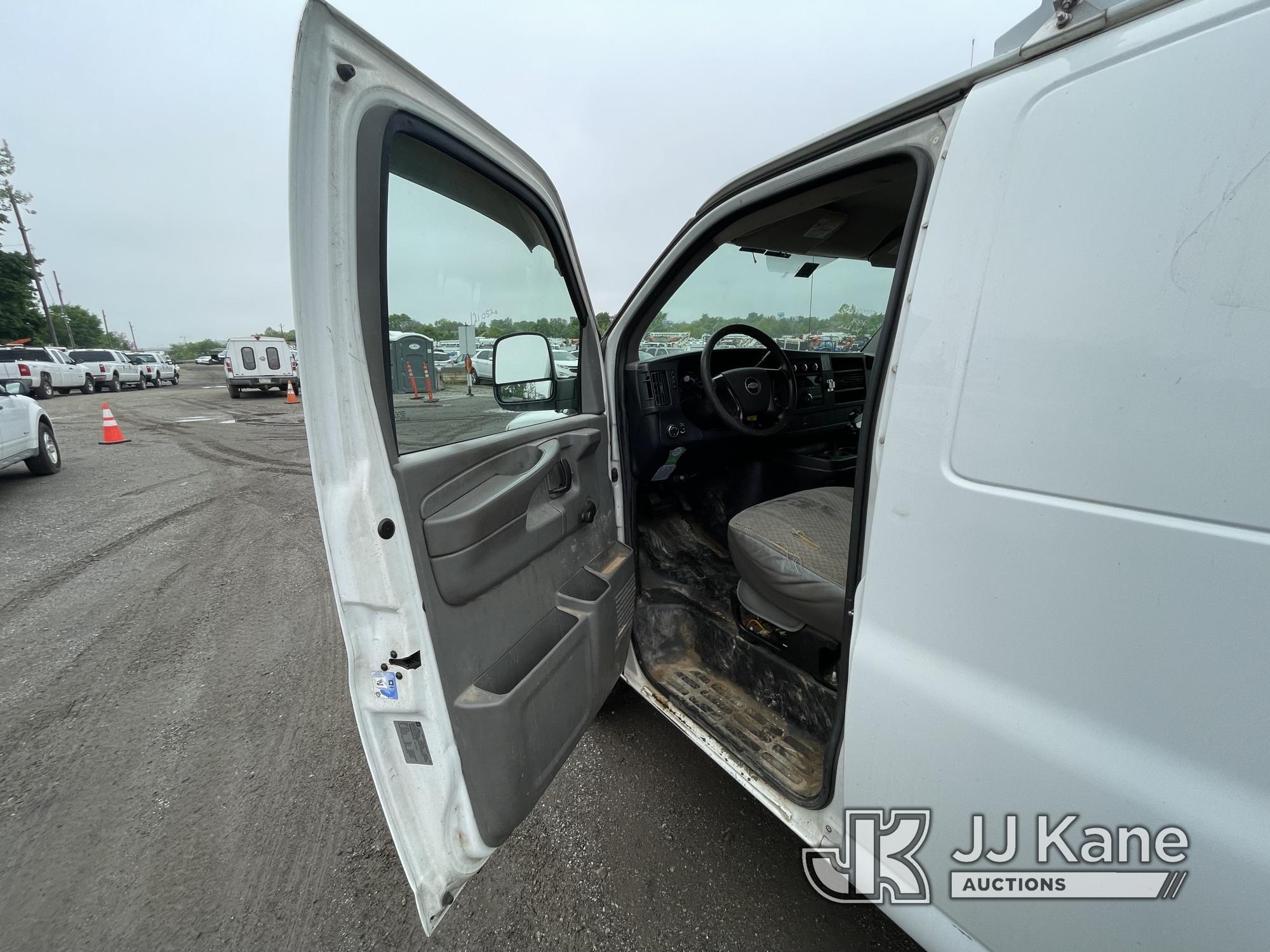 (Plymouth Meeting, PA) 2008 Chevrolet Express G2500 Cargo Van Runs & Moves, Body & Rust Damage