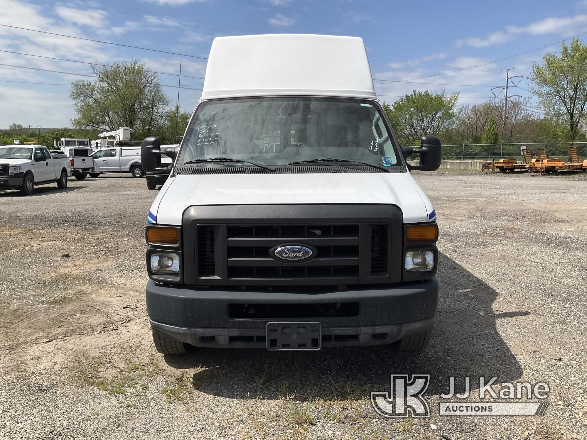 (Plymouth Meeting, PA) 2011 Ford E350 High-Top Window/Cargo Van Runs & Moves, Body & Rust Damage