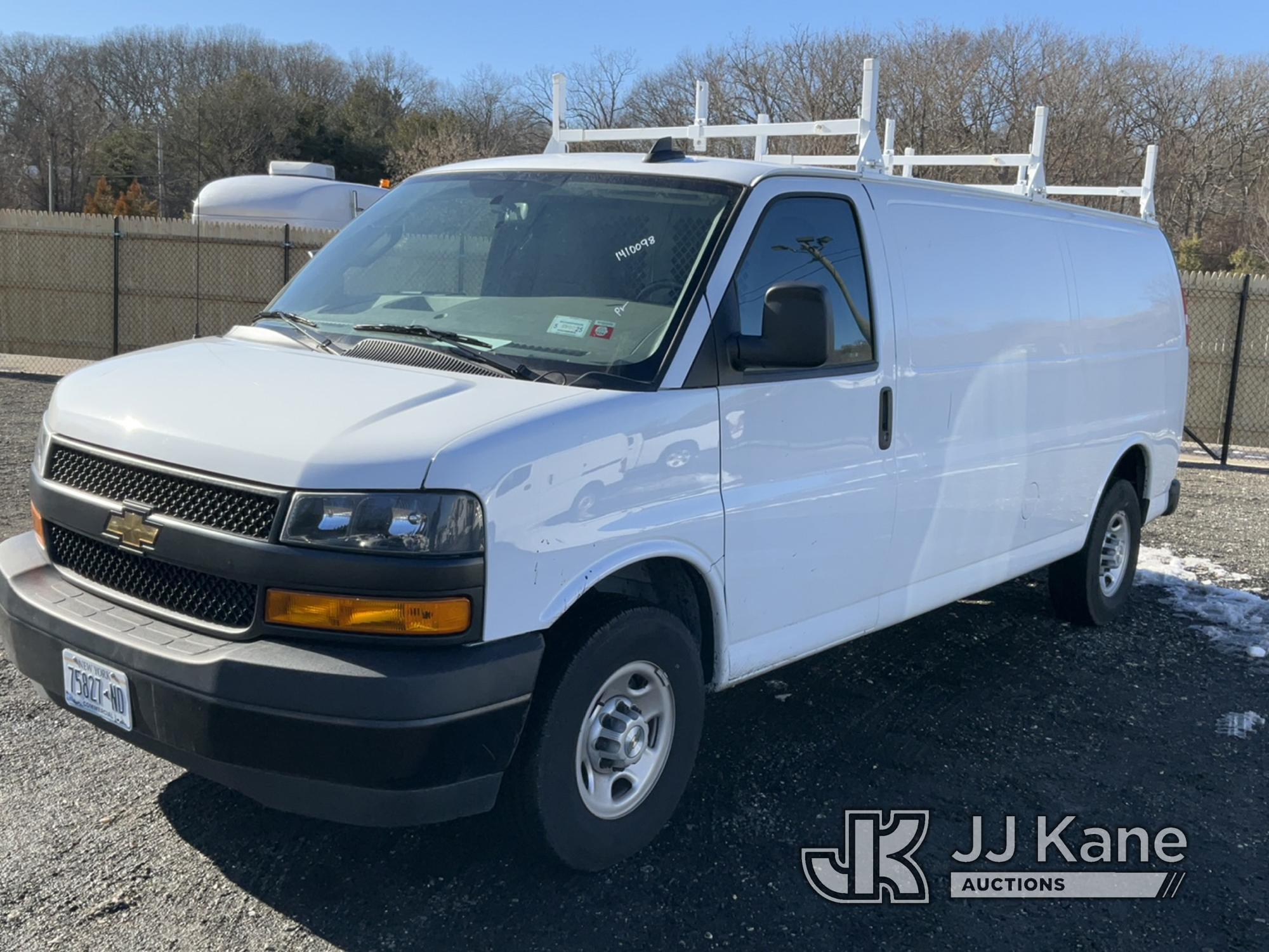 (Kings Park, NY) 2022 Chevrolet Express G2500 Extended Cargo Van Runs & Moves) (Inspection and Remov