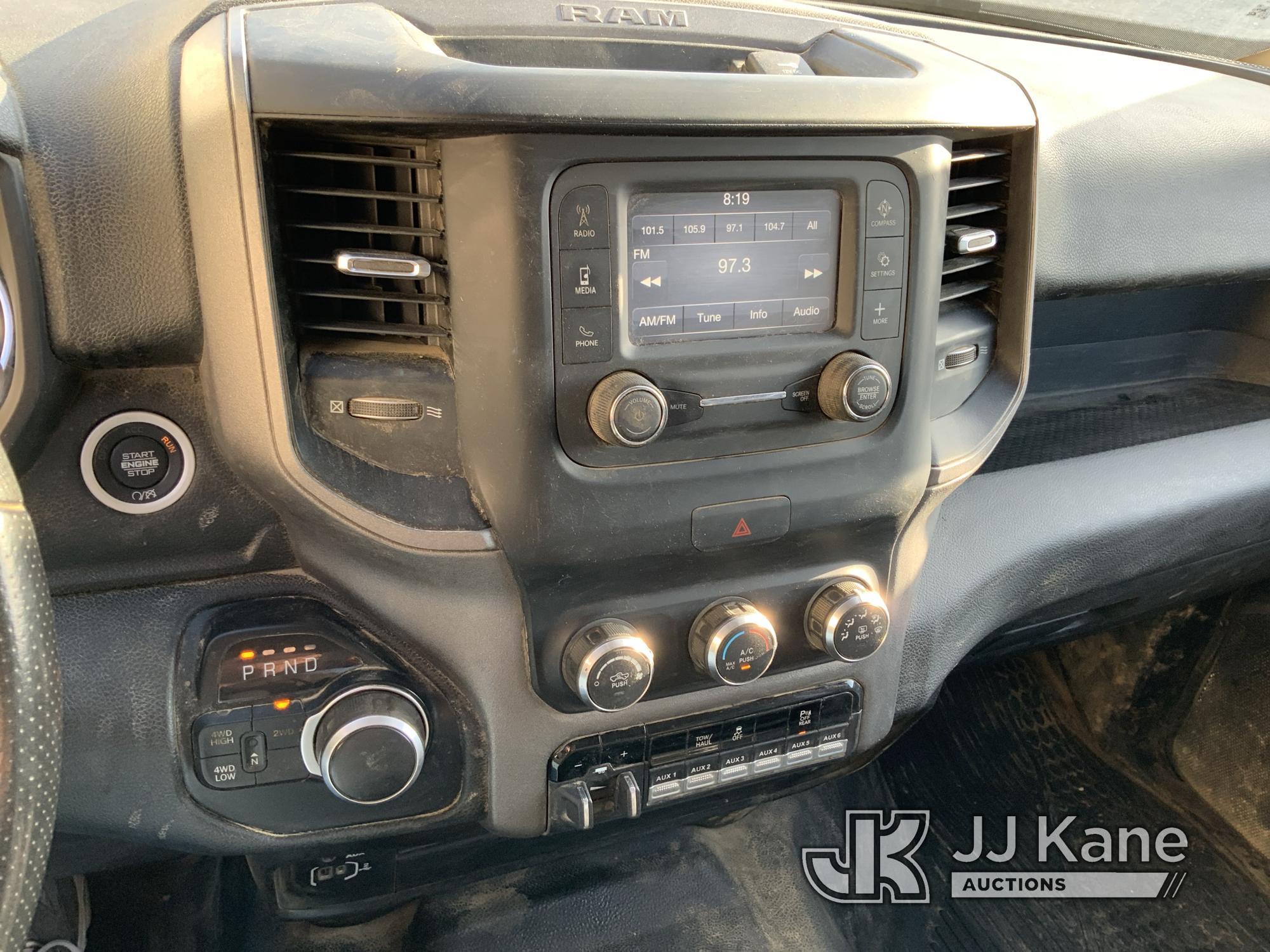 (Fort Wayne, IN) 2019 Dodge Ram W2500 4X4 Crew-Cab Pickup Truck Runs & Moves