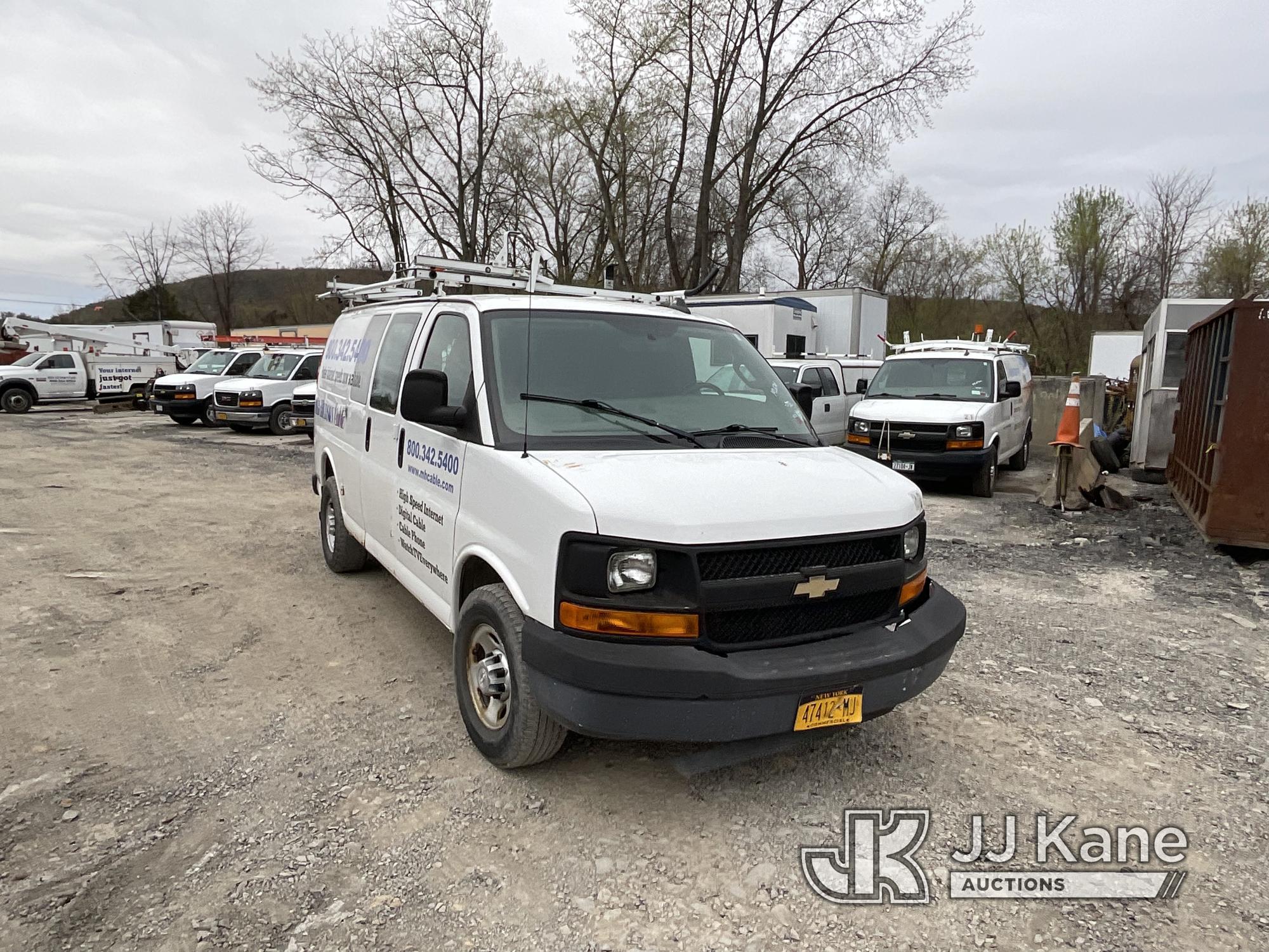 (Catskill, NY) 2016 Chevrolet Express G3500 Cargo Van Runs & Moves) (Rust/Body Damage