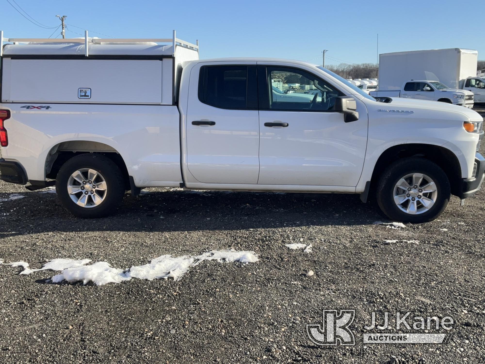 (Kings Park, NY) 2021 Chevrolet Silverado 1500 4x4 Extended-Cab Pickup Truck Runs & Moves) (Inspecti