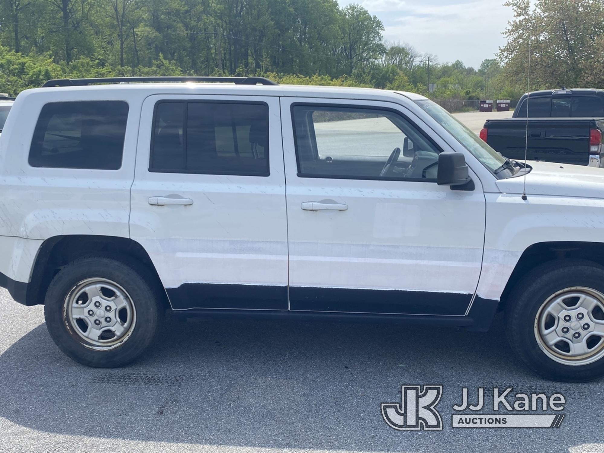 (Chester Springs, PA) 2016 Jeep Patriot 4x4 4-Door Sport Utility Vehicle Runs & Moves) (Only Runs On