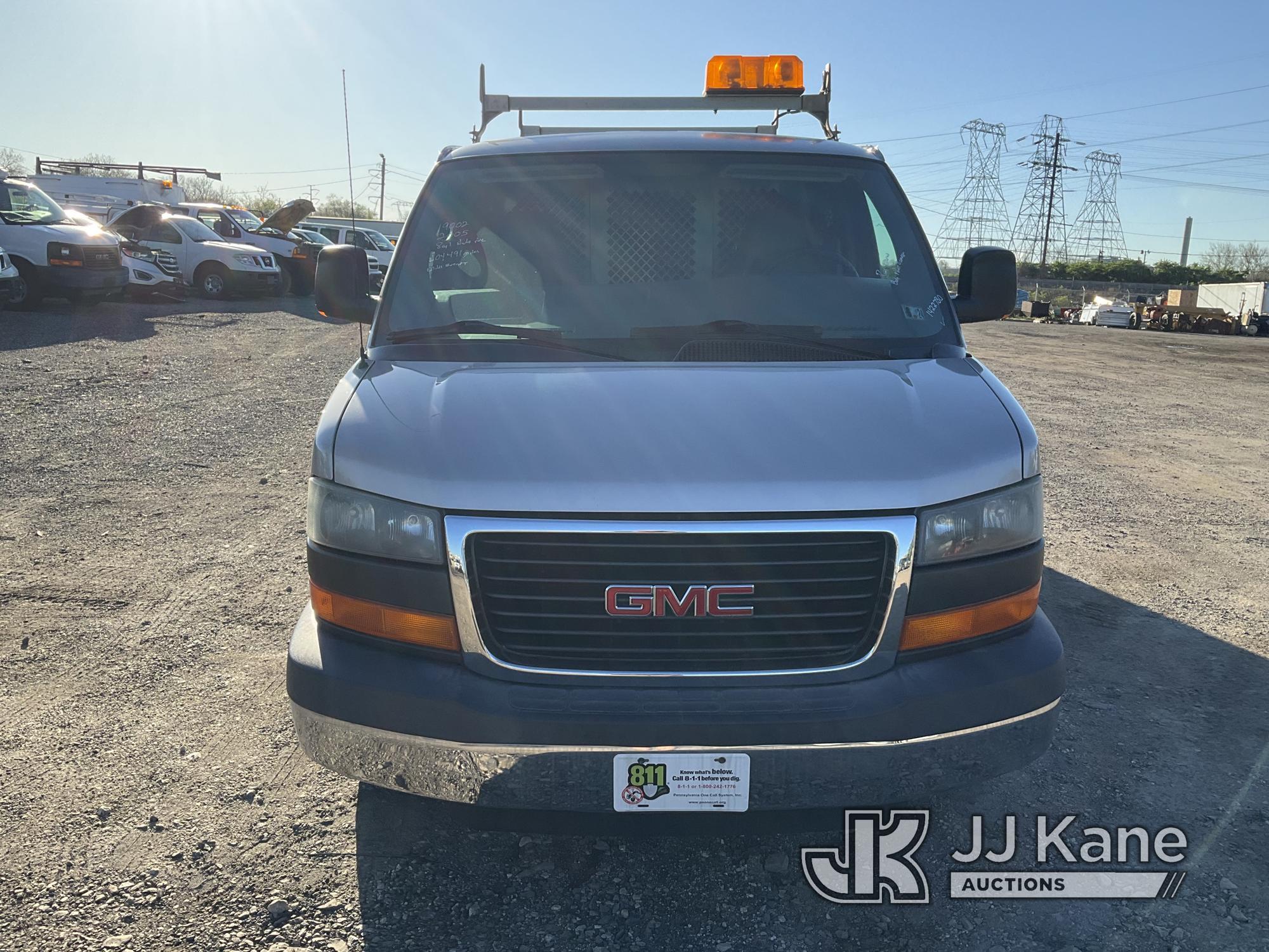 (Plymouth Meeting, PA) 2005 GMC Savana G3500 Cargo Van Runs & Moves, Body & Rust Damage