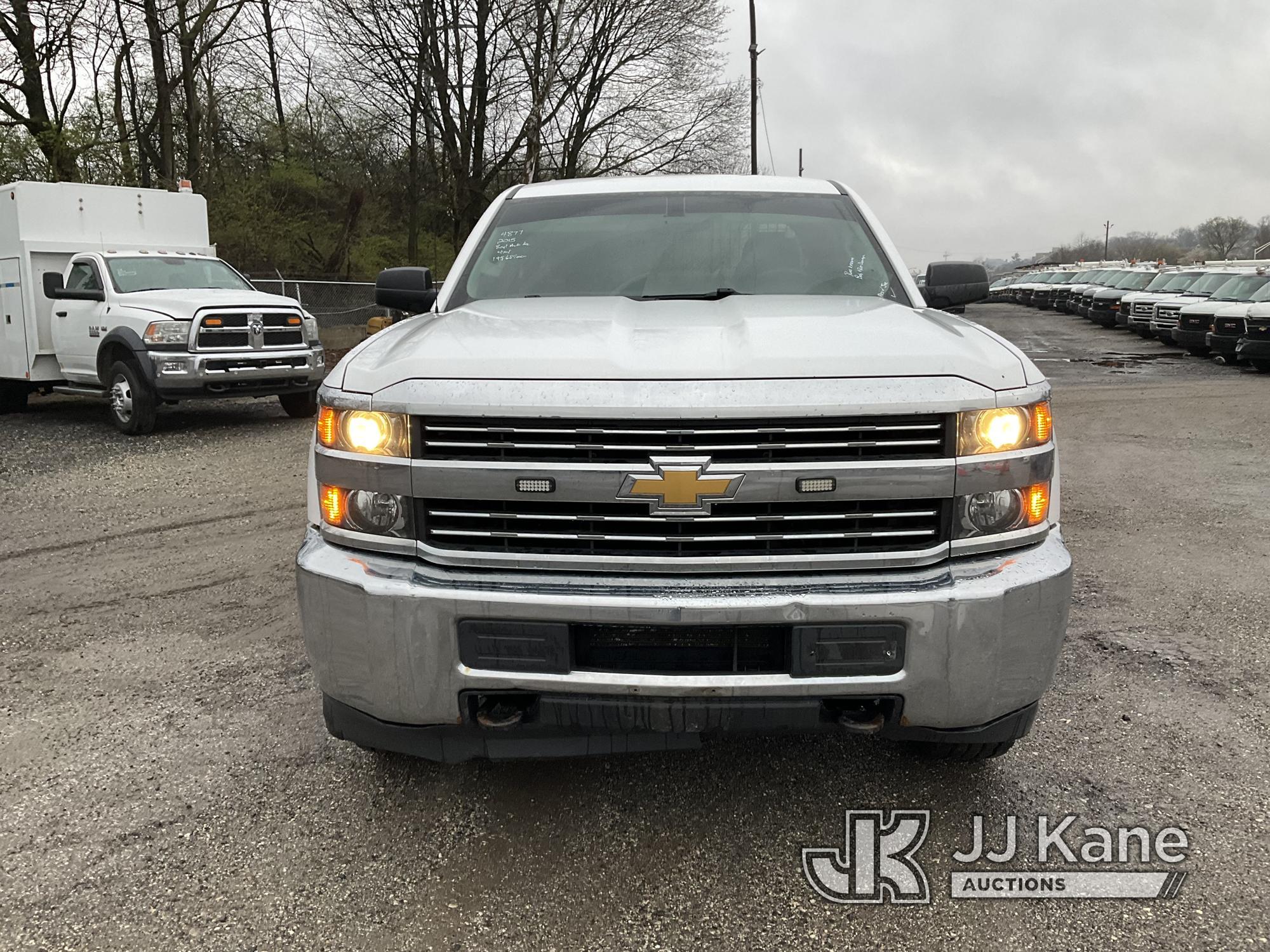 (Plymouth Meeting, PA) 2015 Chevrolet Silverado 2500HD 4x4 Extended-Cab Pickup Truck Runs & Moves, B