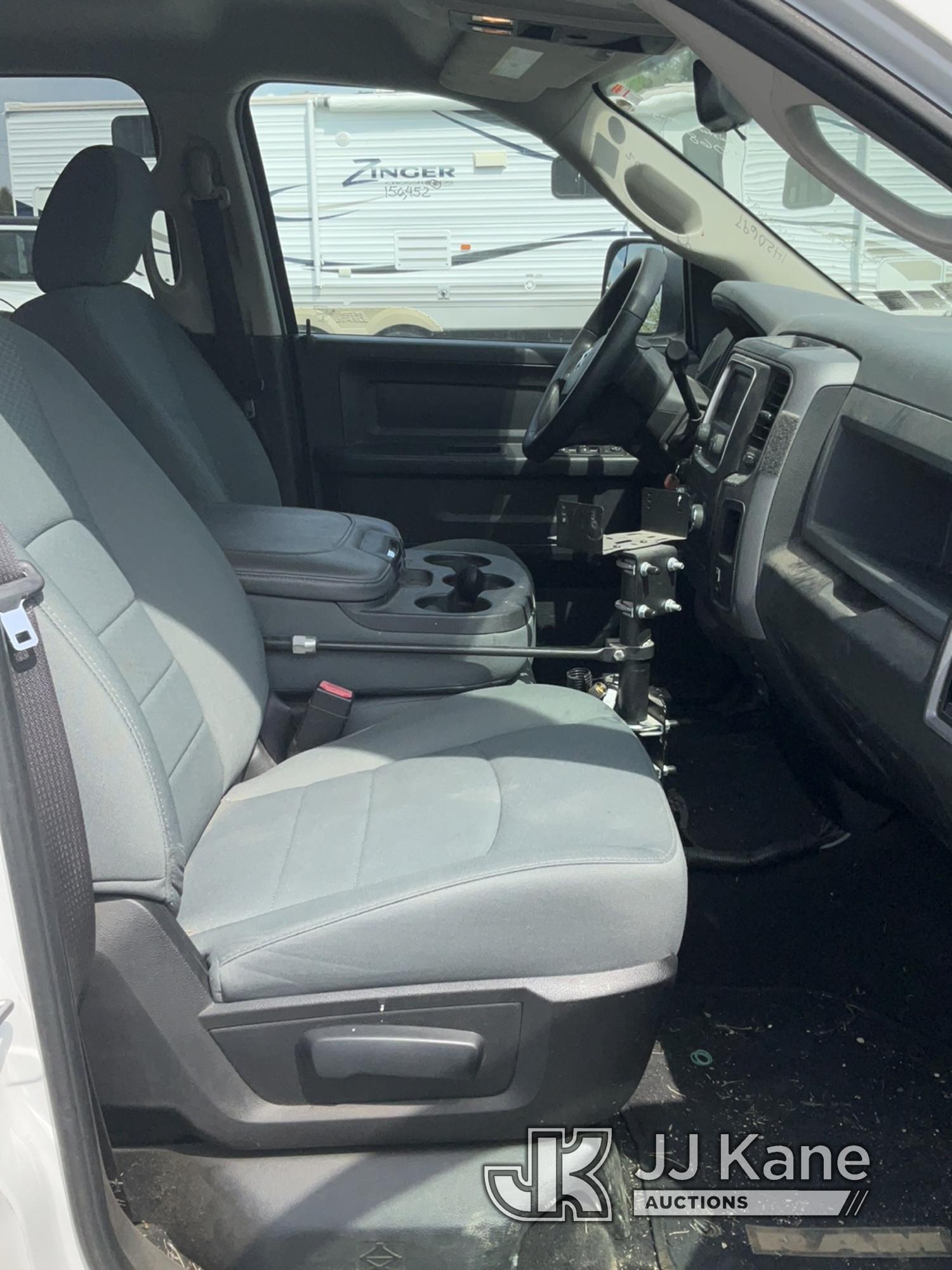 (Chester Springs, PA) 2015 RAM 1500 4x4 Extended-Cab Pickup Truck Runs & Moves, Body & Rust Damage)