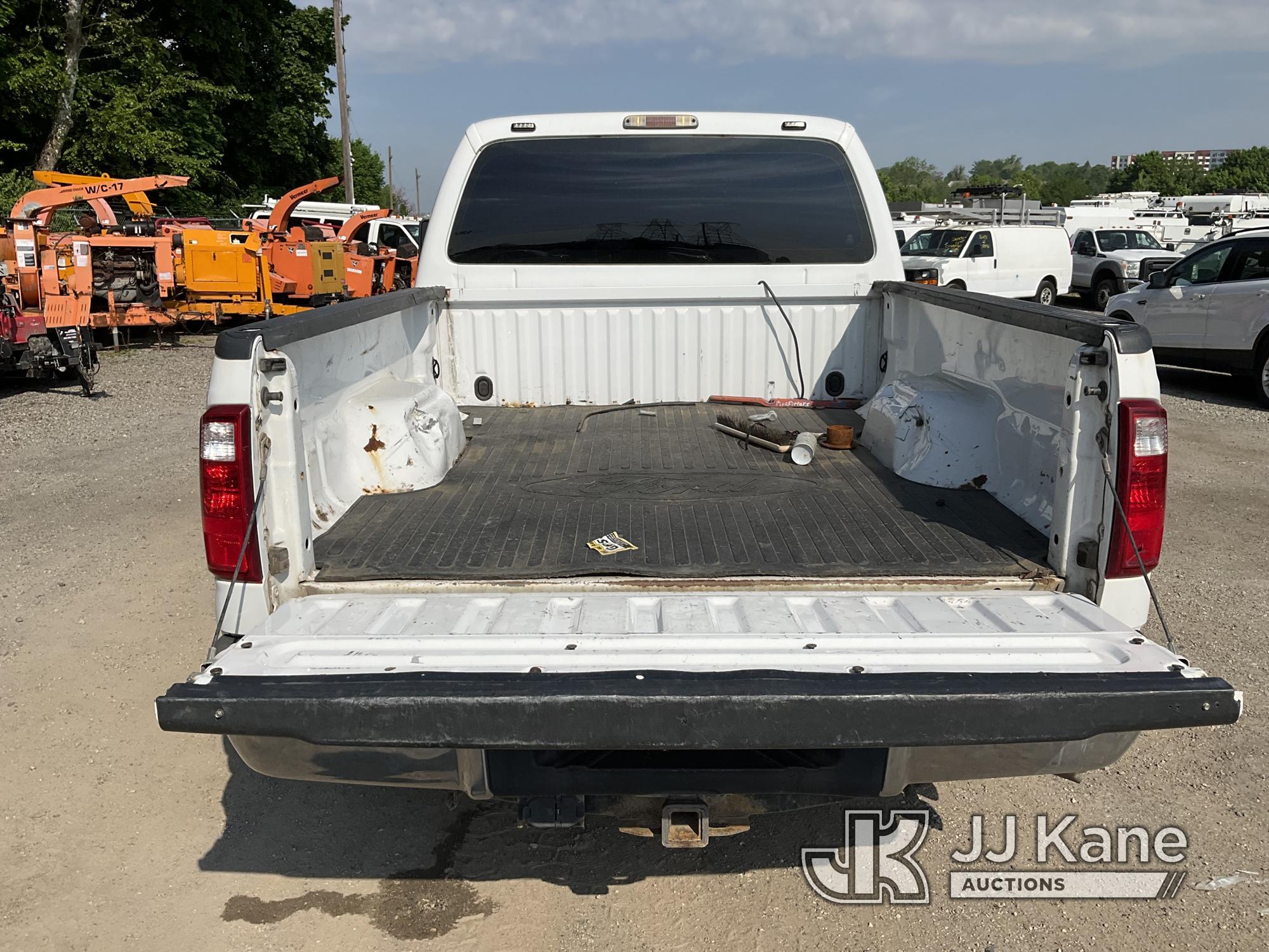 (Plymouth Meeting, PA) 2013 Ford F250 4x4 Crew-Cab Pickup Truck Runs & Moves, Body & Rust Damage