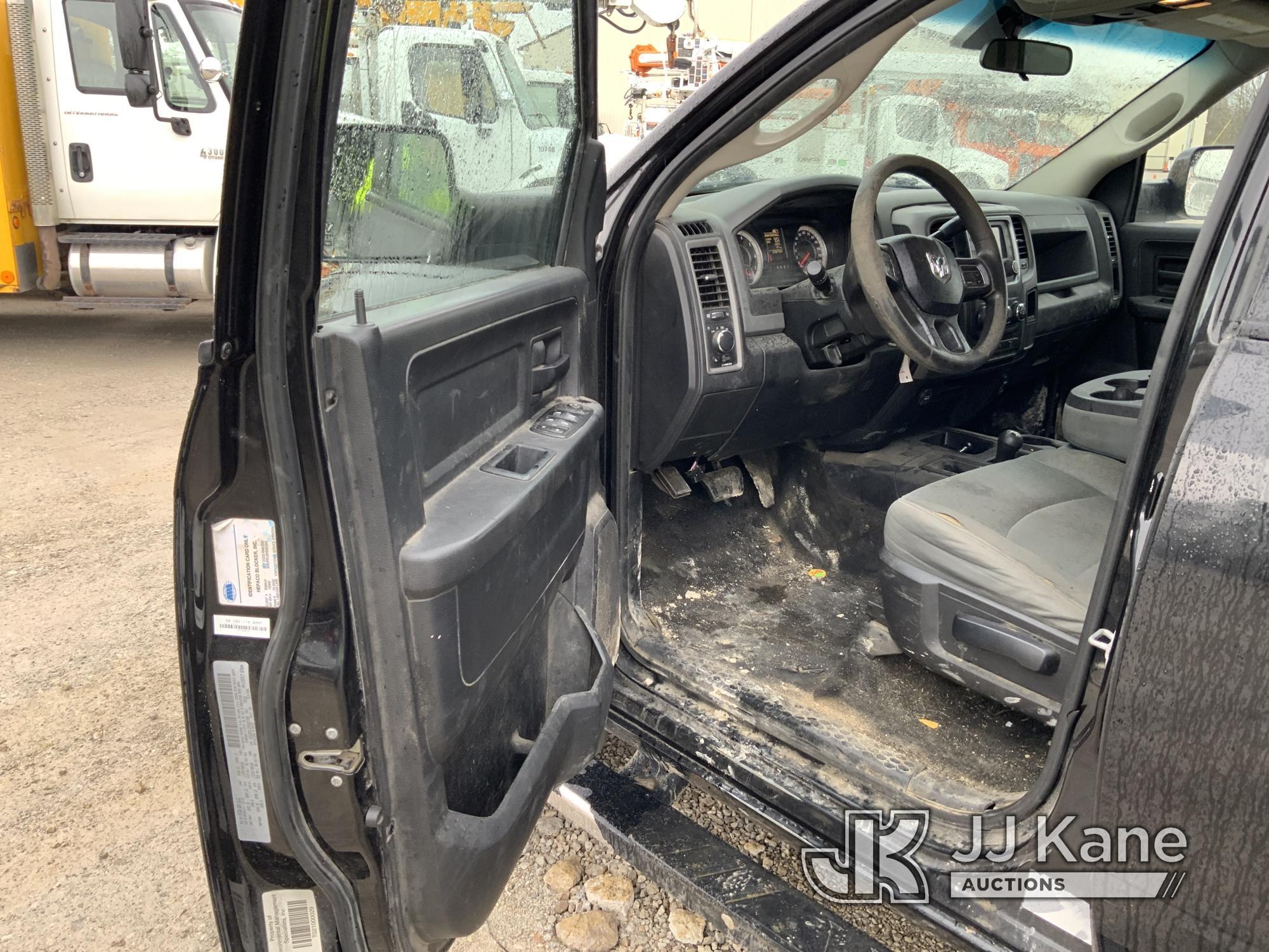 (Fort Wayne, IN) 2017 RAM 2500 4x4 Crew-Cab Pickup Truck Runs & Moves) (Engine Noise, Body Damage