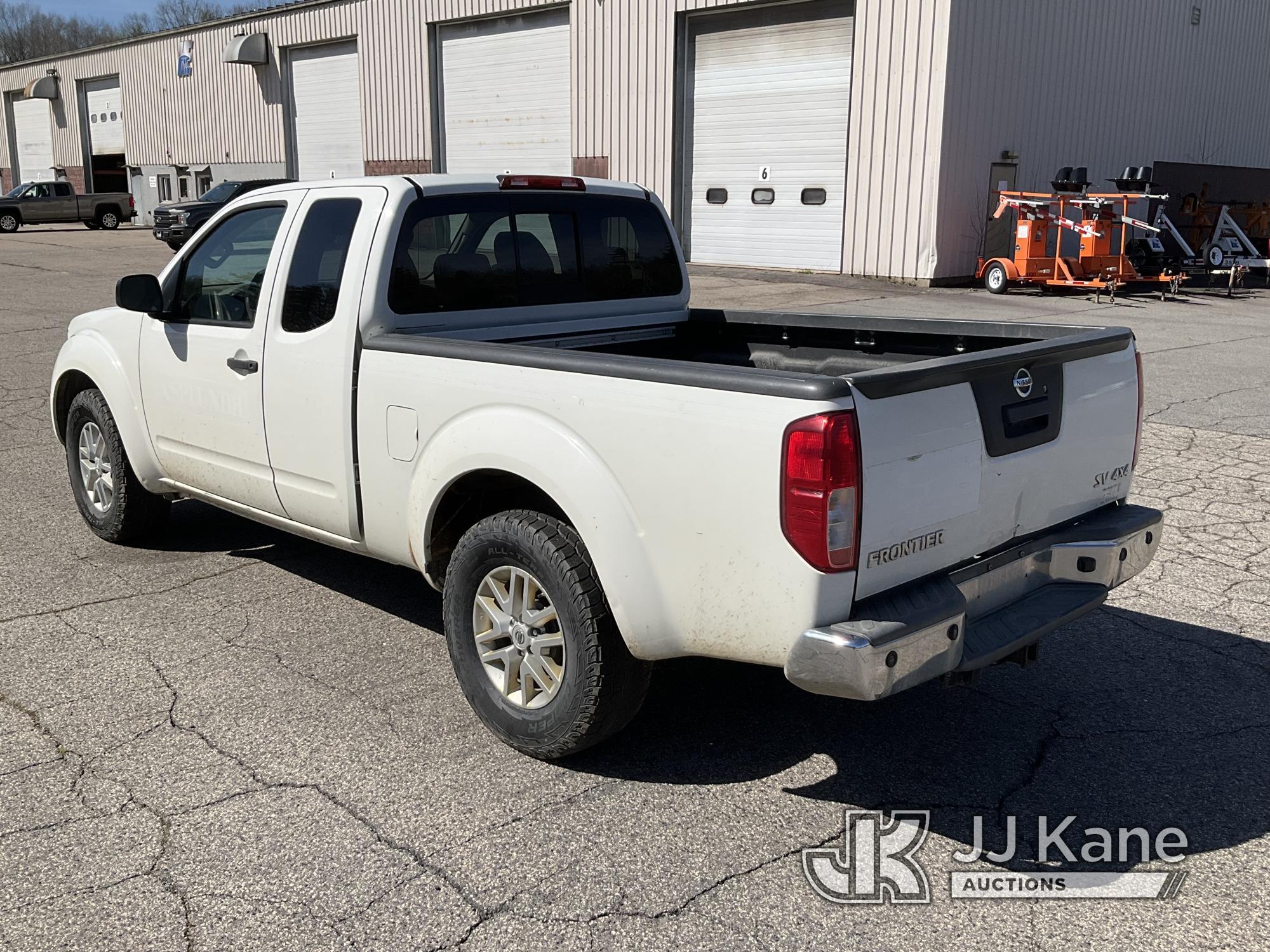 (Wells, ME) 2017 Nissan Frontier 4x4 Extended-Cab Pickup Truck Jump to Start, Runs & Moves, Check En