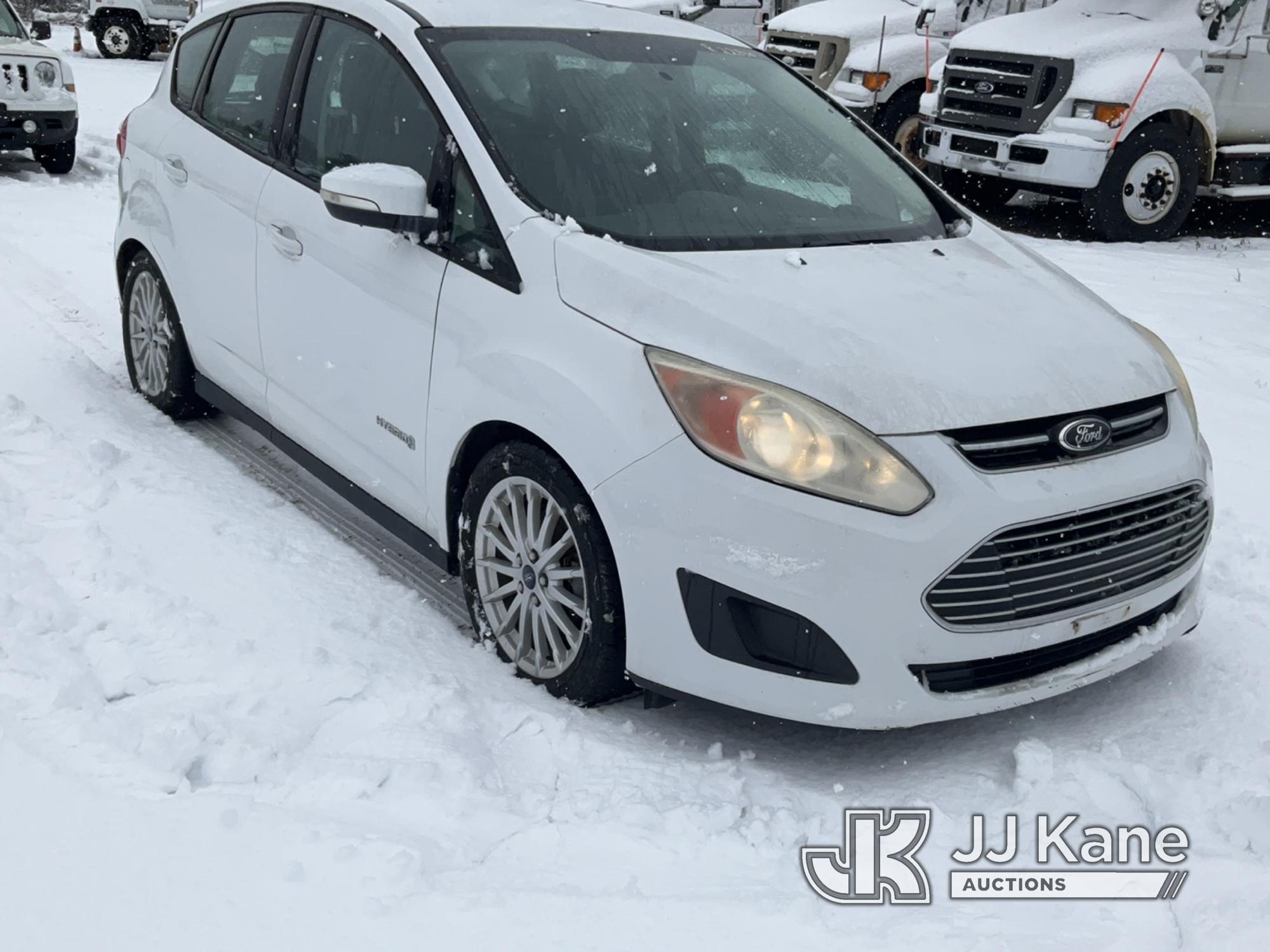 (Bellport, NY) 2013 Ford C-Max Hybrid 4-Door Hatch Back Runs & Moves, Body & Rust Damage) (Inspectio