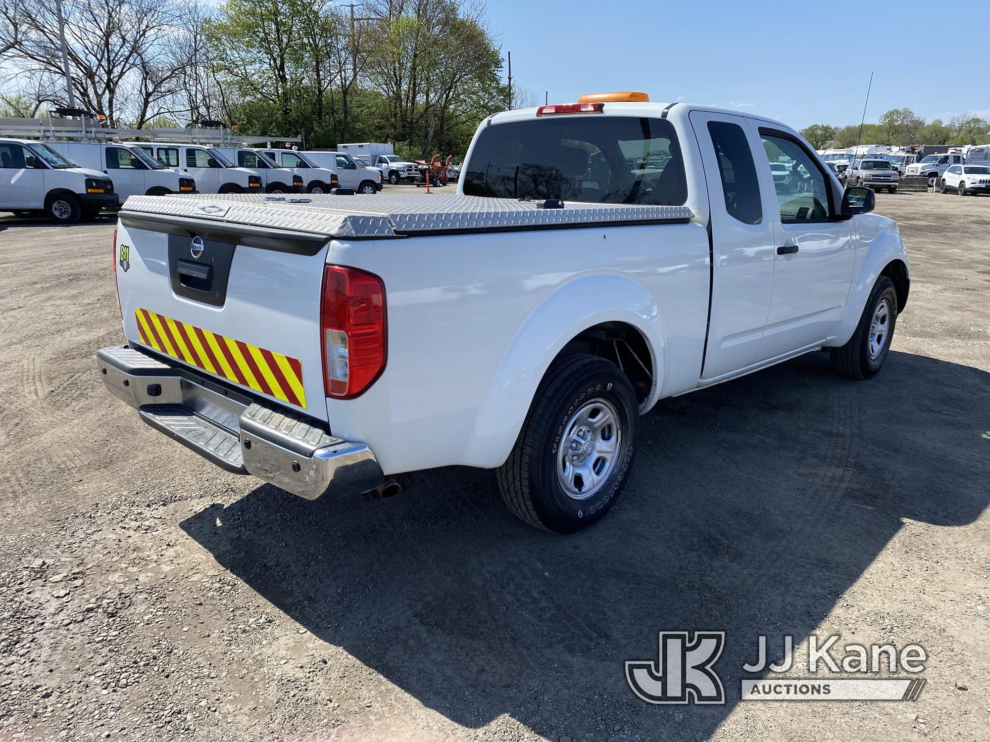 (Plymouth Meeting, PA) 2015 Nissan Frontier Extended-Cab Pickup Truck Runs & Moves, Body & Rust Dama