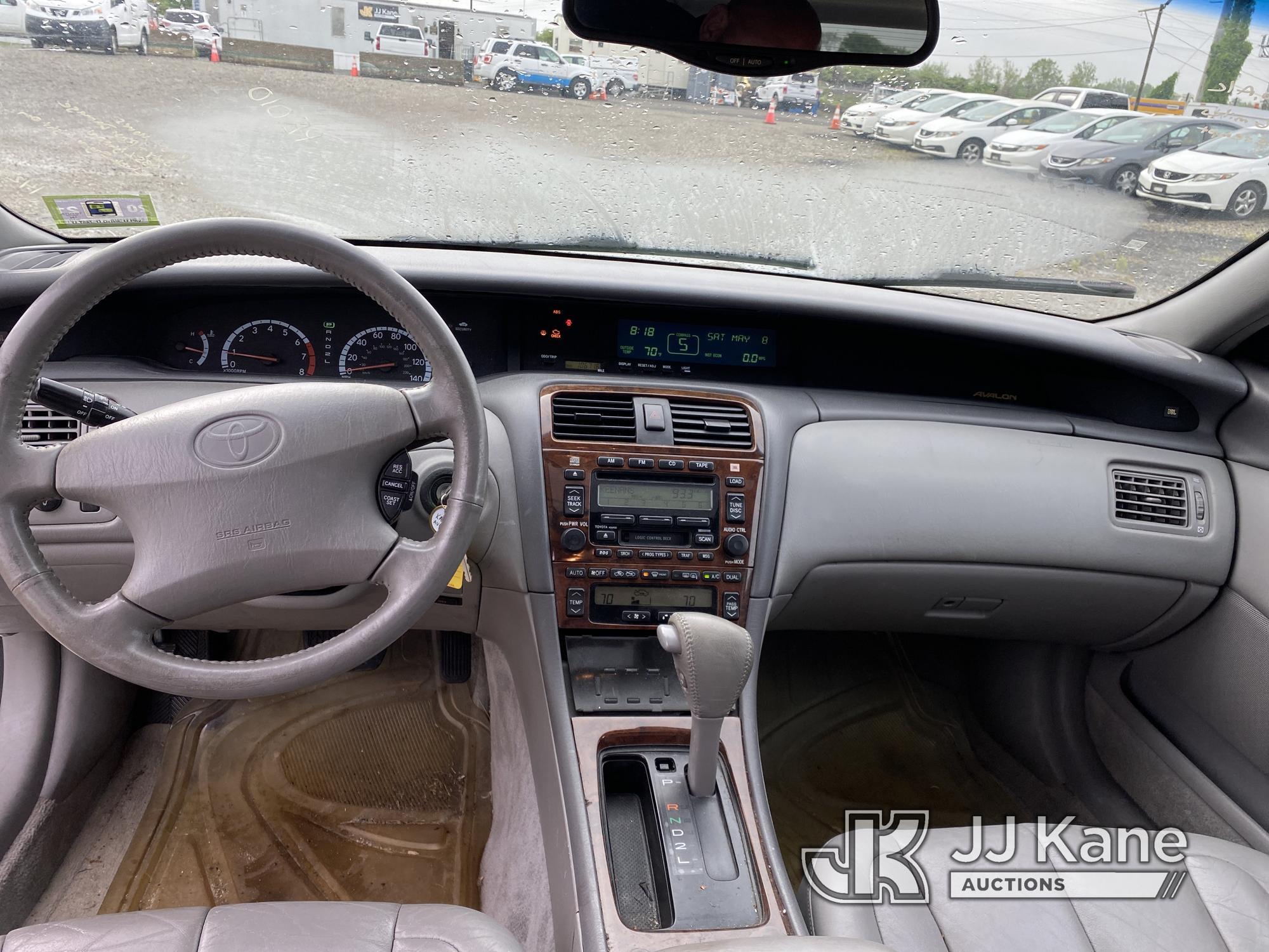 (Plymouth Meeting, PA) 2001 Toyota Avalon 4-Door Sedan Runs & Moves, Body & Rust Damage, ABS Light O