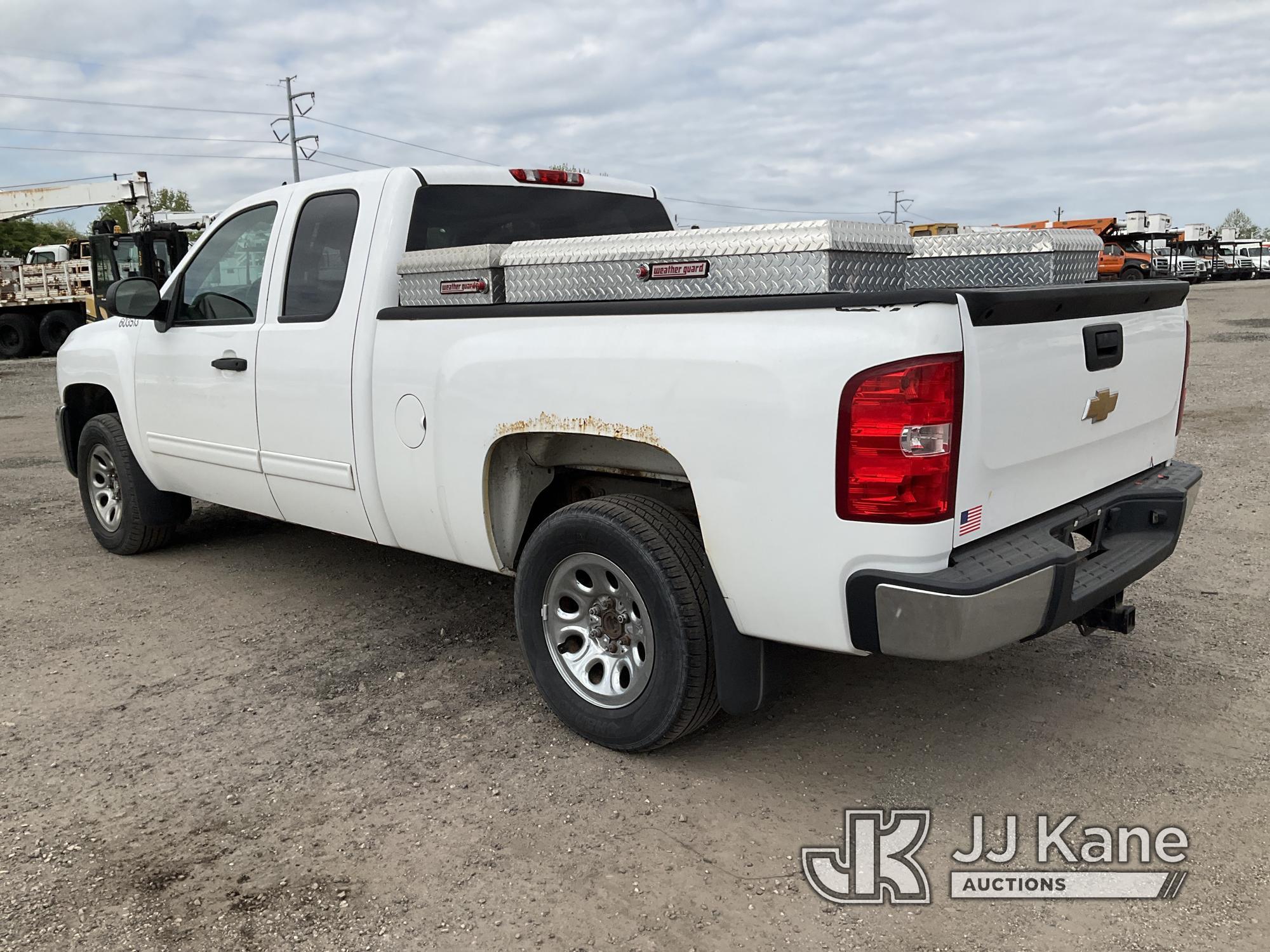 (Plymouth Meeting, PA) 2012 Chevrolet Silverado 1500 4x4 Extended-Cab Pickup Truck Runs & Moves, Bod