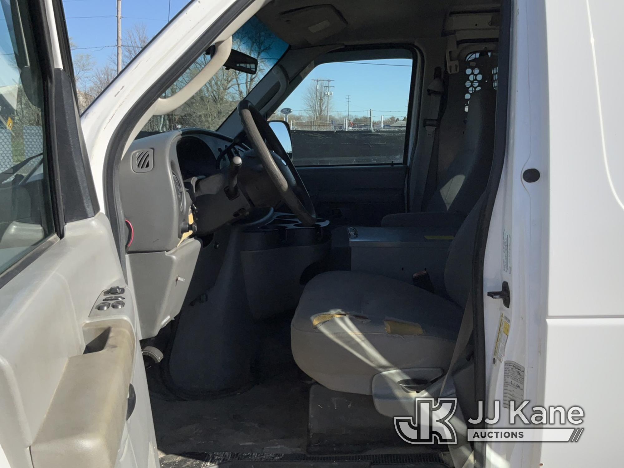 (Charlotte, MI) 2006 Ford E250 Cargo Van, Runs, Moves, Rust, Body Damage, Engine Light, Brake Light,