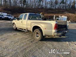 (Shrewsbury, MA) 2001 Ford F350 Extended-Cab Dual Wheel Pickup Truck Runs & Moves) (Body & Rust Dama