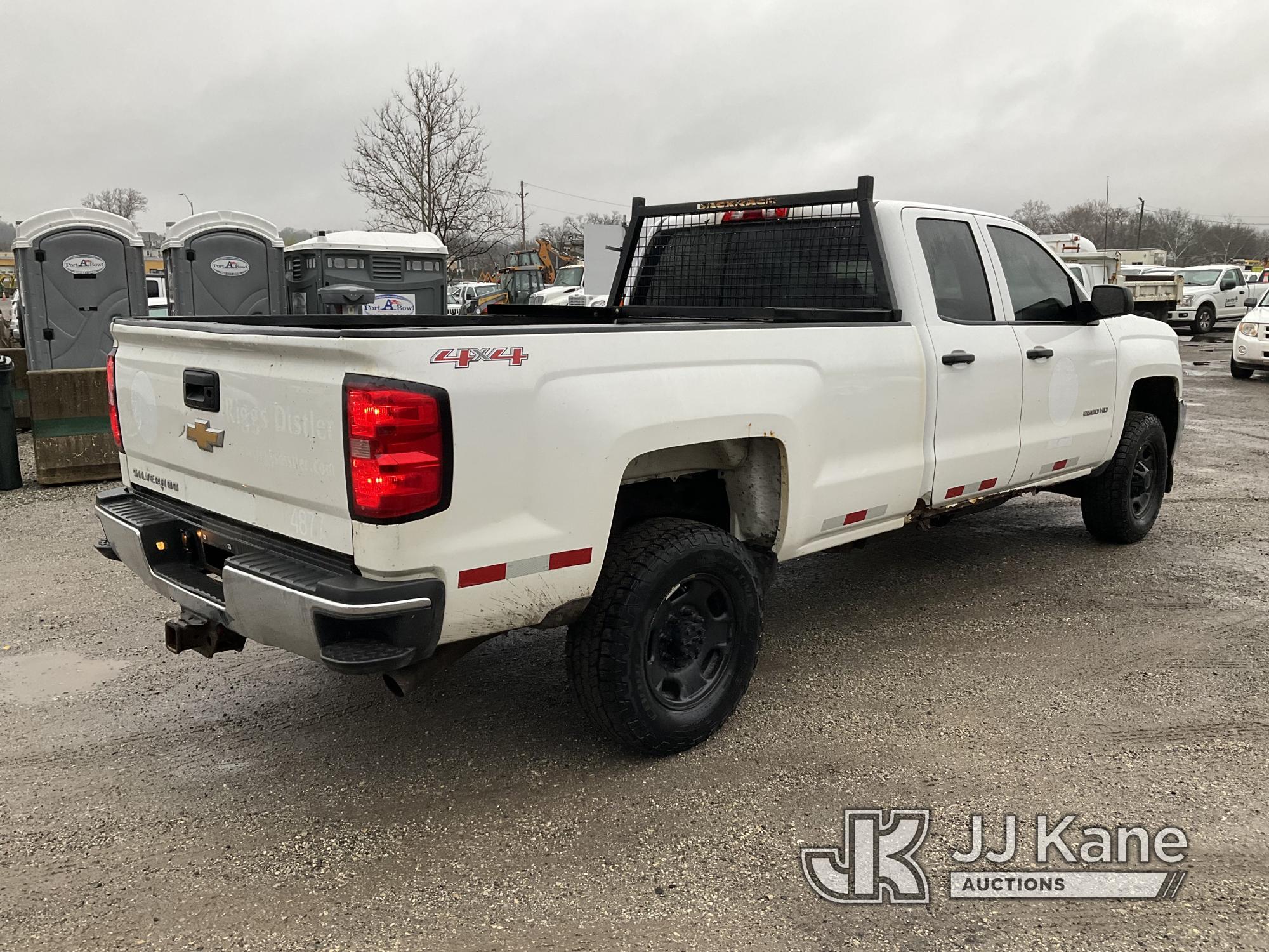 (Plymouth Meeting, PA) 2015 Chevrolet Silverado 2500HD 4x4 Extended-Cab Pickup Truck Runs & Moves, B