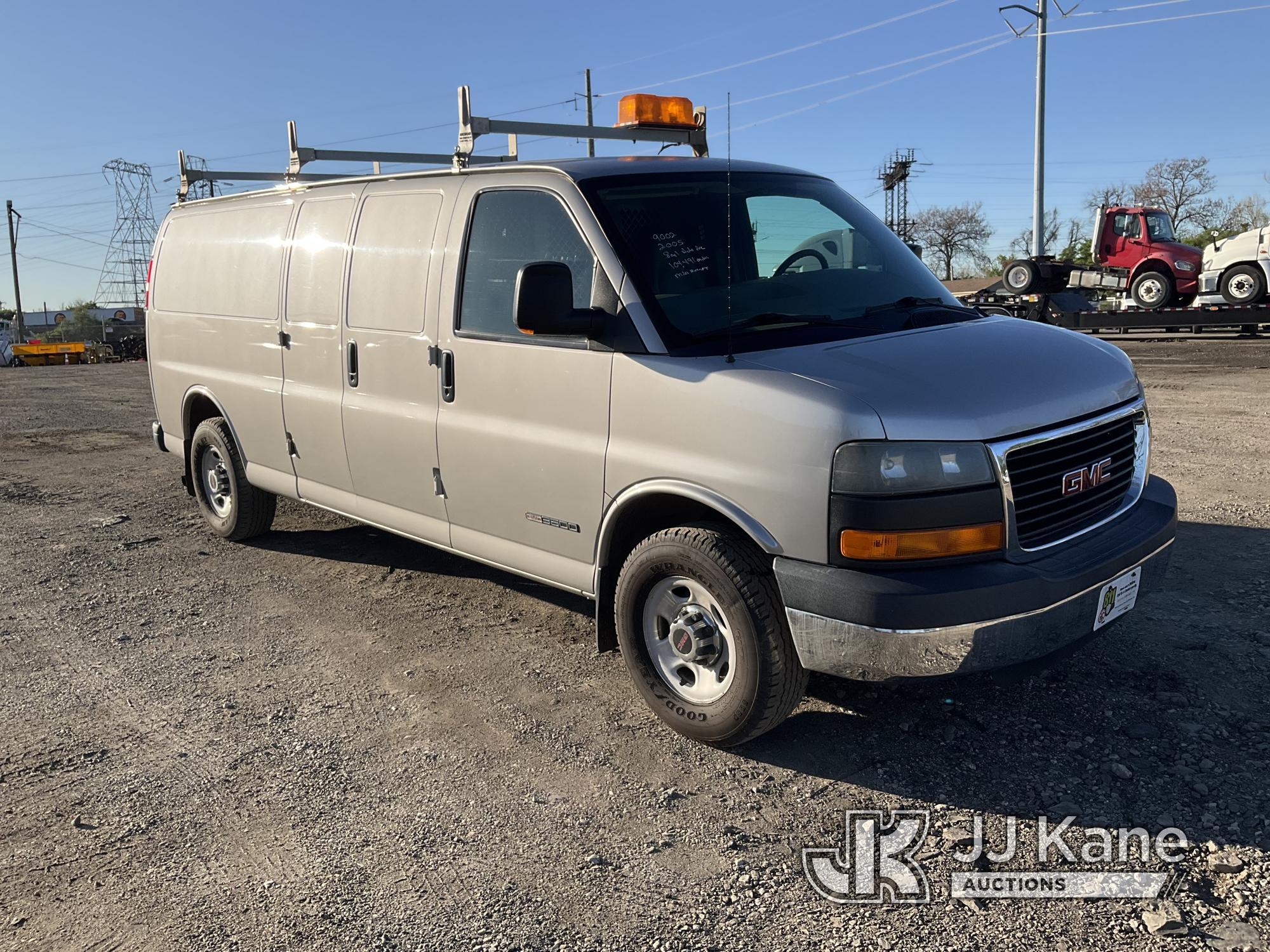 (Plymouth Meeting, PA) 2005 GMC Savana G3500 Cargo Van Runs & Moves, Body & Rust Damage