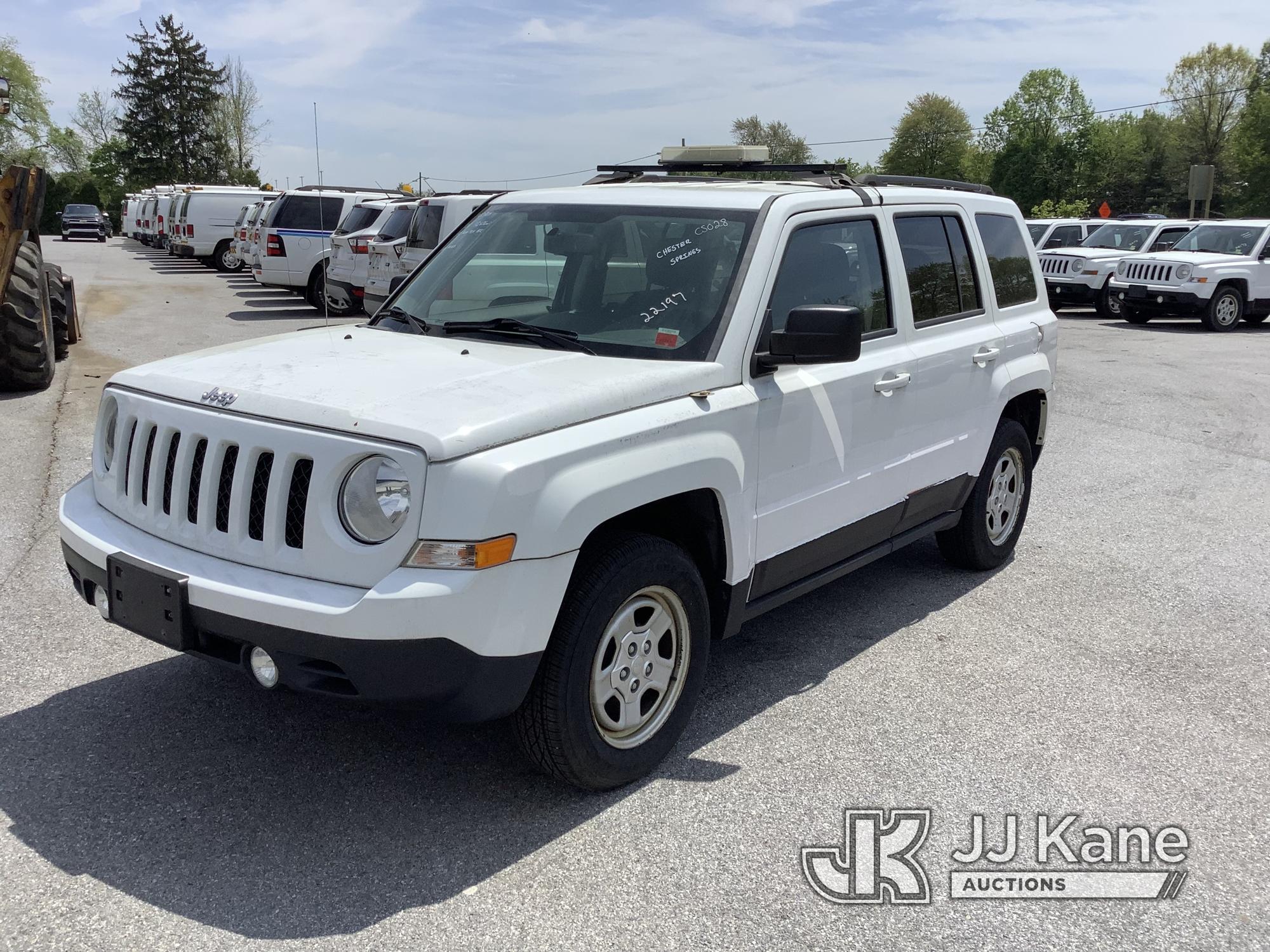 (Chester Springs, PA) 2016 Jeep Patriot 4x4 4-Door Sport Utility Vehicle Runs & Moves, Cracked Front