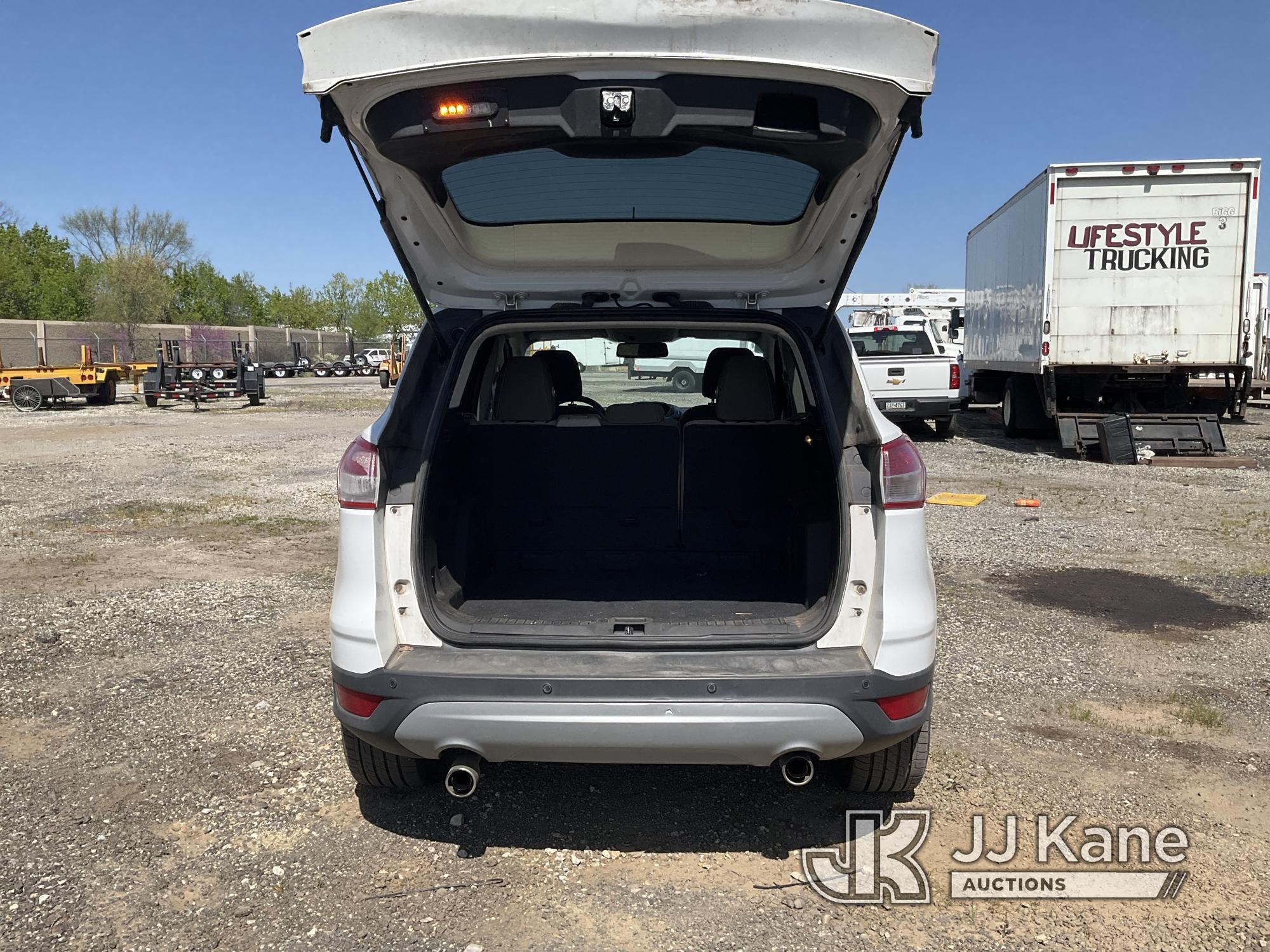 (Plymouth Meeting, PA) 2013 Ford Escape 4x4 4-Door Sport Utility Vehicle Runs & Moves, Body & Rust D