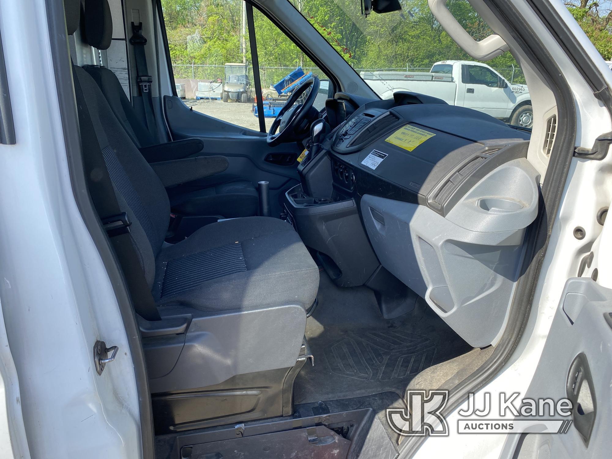 (Plymouth Meeting, PA) 2015 Ford Transit-250 Cargo Van Runs & Moves, Body & Rust Damage