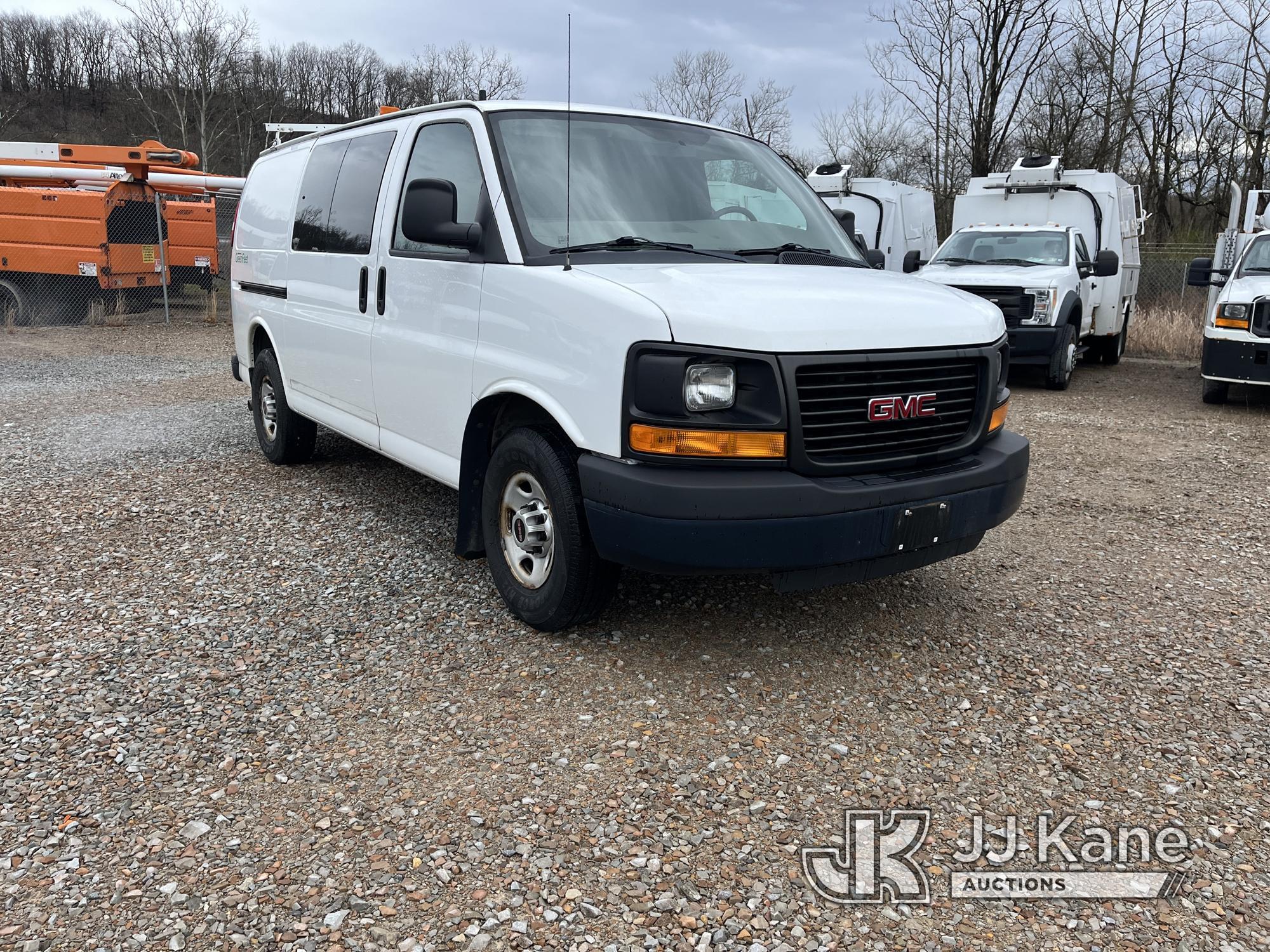 (Smock, PA) 2014 GMC Savana G2500 Cargo Van Title Delay) (Runs & Moves, Cracked Windshield, TPS Ligh