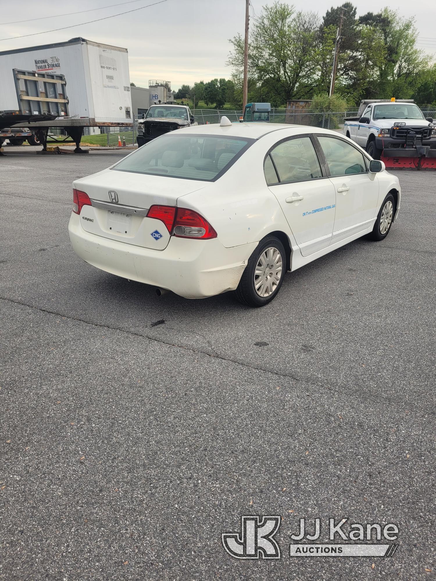 (Chester Springs, PA) 2010 Honda Civic 4-Door Sedan CNG Only) (Runs & Moves, Rust & Body Damage) (In